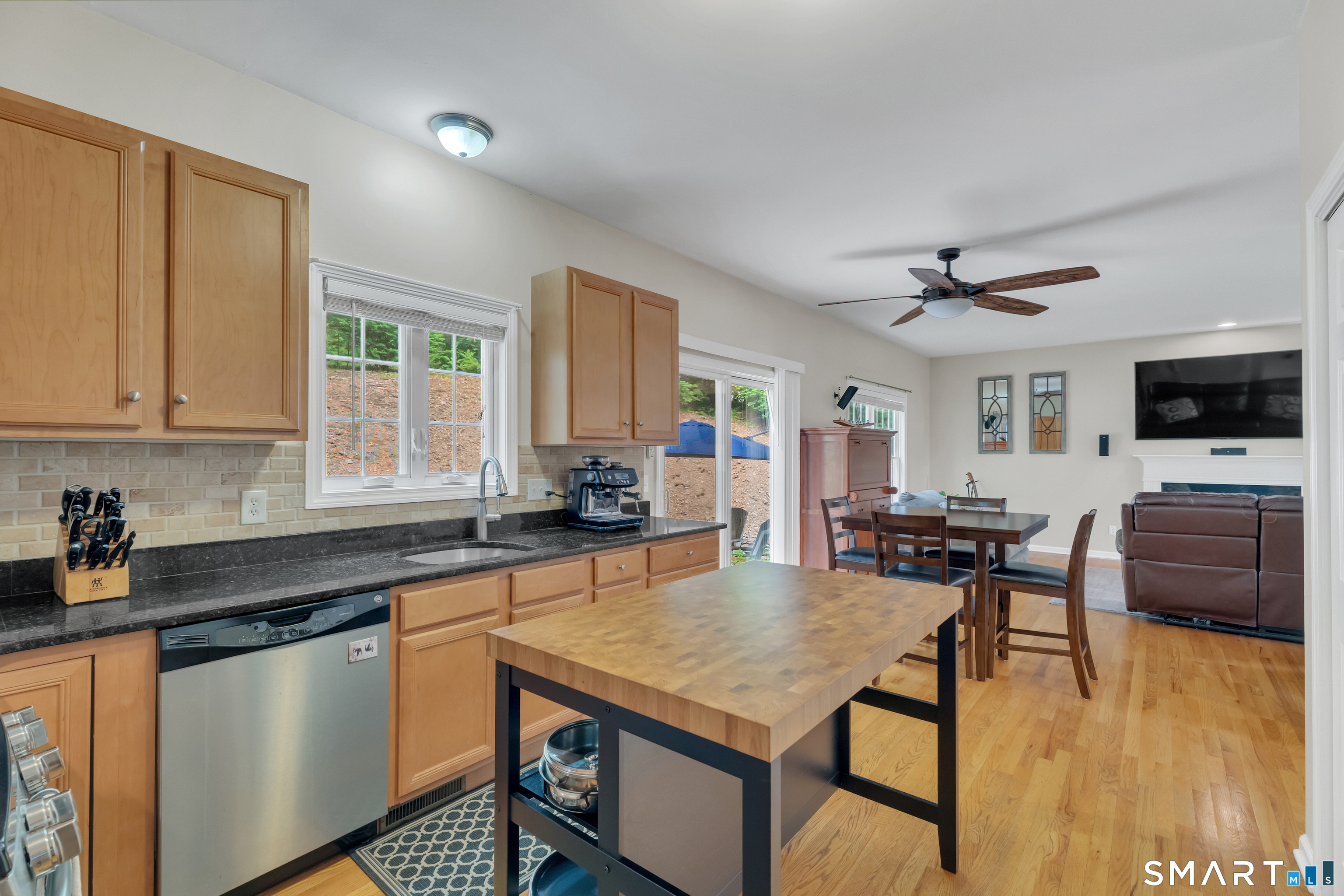 Homes for sale in North Branford, CT | 261 Twin Lakes Rd, North Branford, CT 06471 | MLS# 24193661