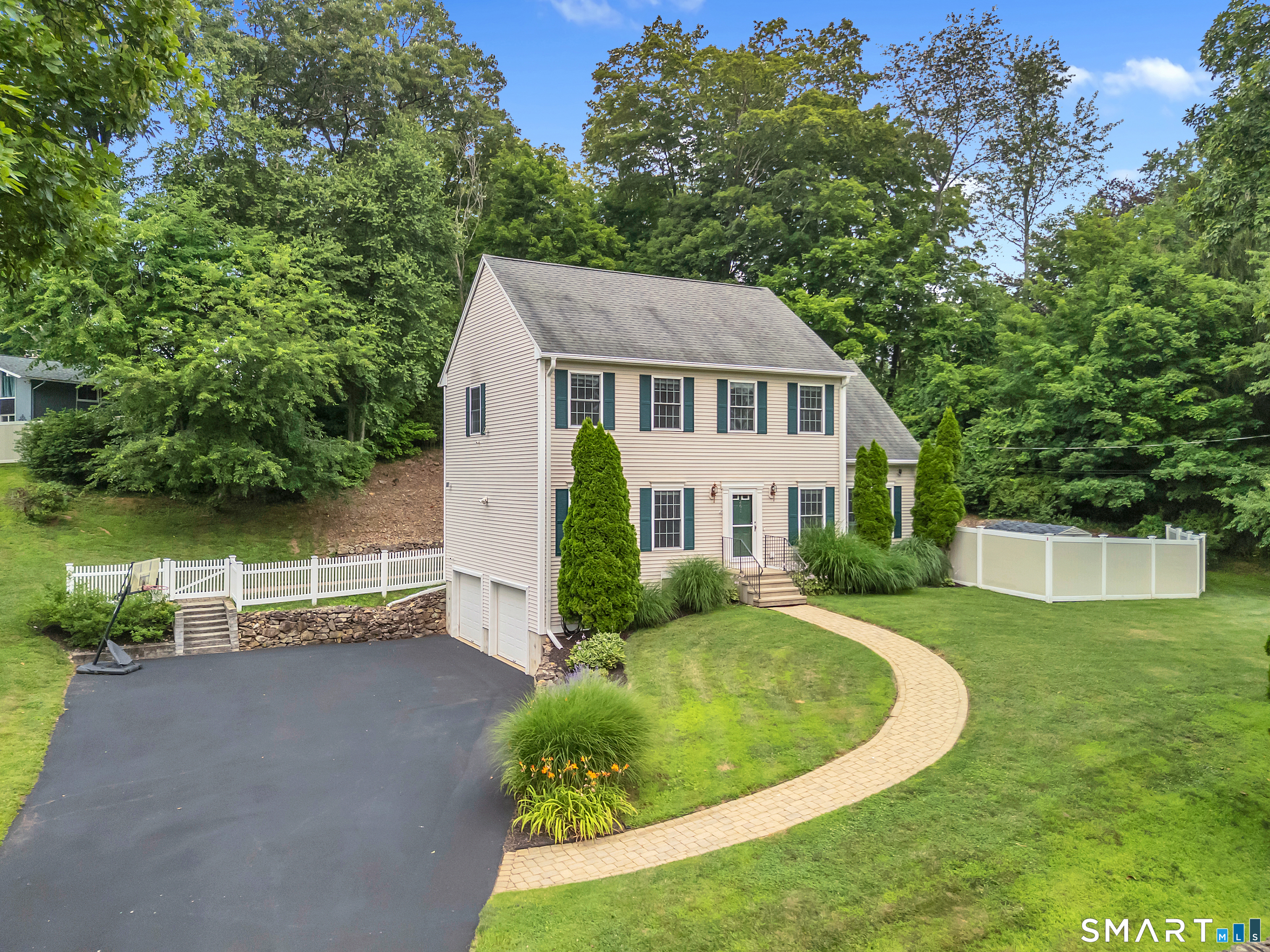 Homes for sale in North Branford, CT | 261 Twin Lakes Rd, North Branford, CT 06471 | MLS# 24193661