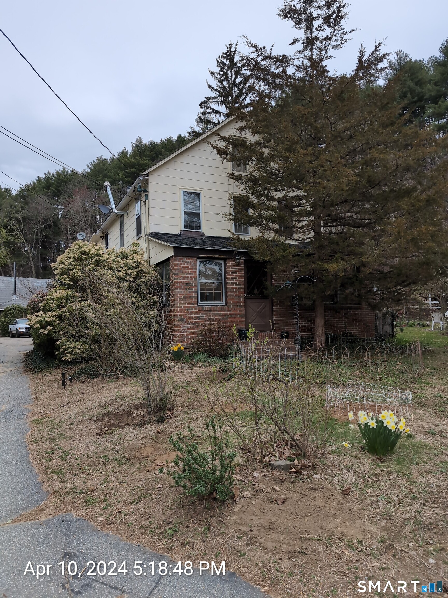 Photo 3 of House for sale at 642 Old Hartford Rd, Colchester, CT 06415 | MLS# 24193690 | Listing updated on 2026-09-08