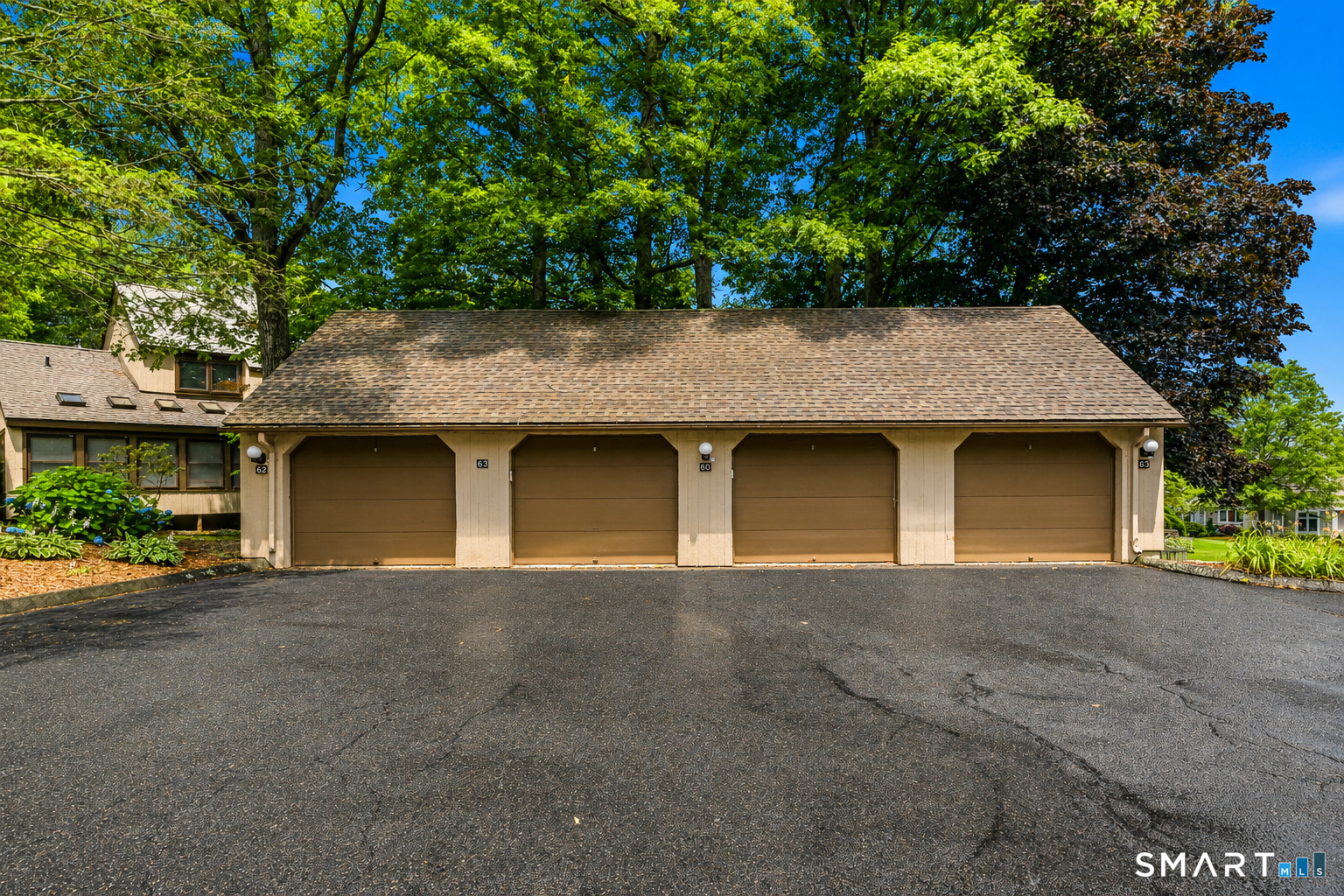 Homes for sale in Avon, CT | 63 Byron Dr #63, Avon, CT 06001 | MLS# 24192951