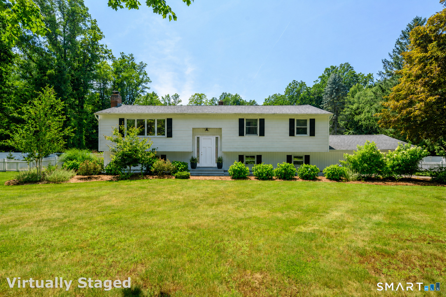 Homes for sale in Newtown, CT | 1 Brookwood Dr, Newtown, CT 06470 | MLS# 24192391