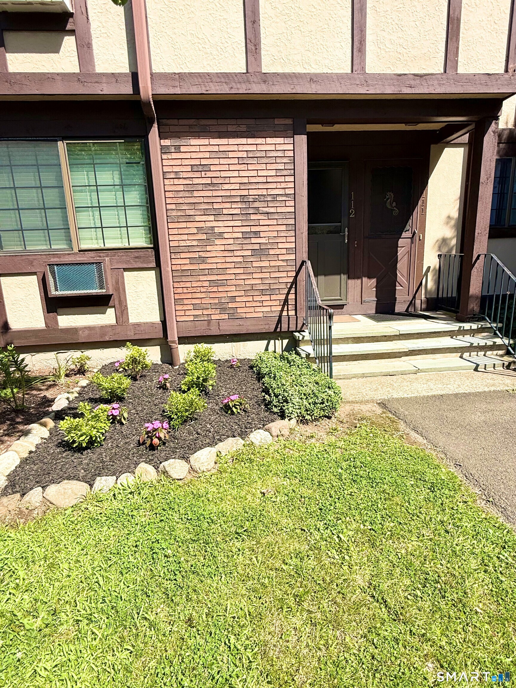 Homes for sale in Milford, CT | 112 Foxwood Close, Milford, CT 06460 | MLS# 24193778