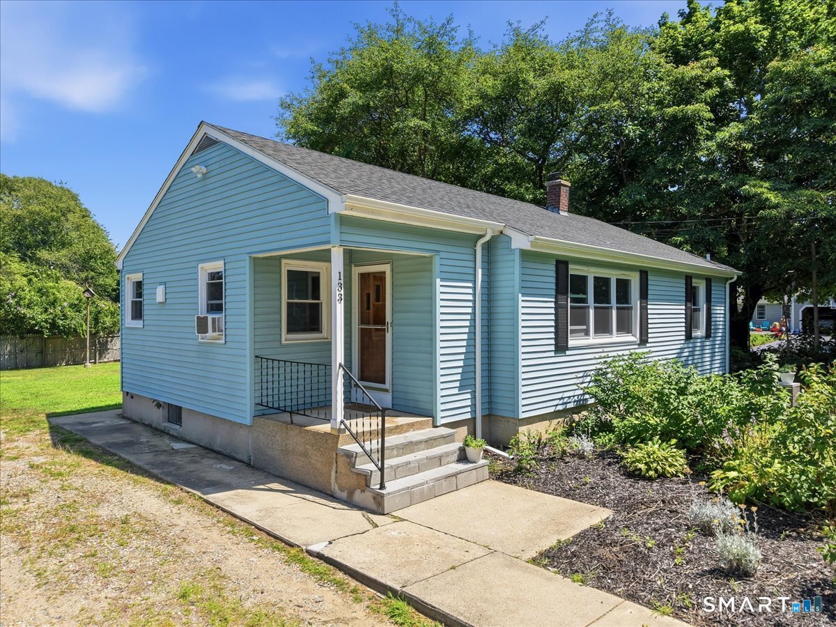 Homes for sale in Waterford, CT | 133 Bloomingdale Rd, Waterford, CT 06375 | MLS# 24193815