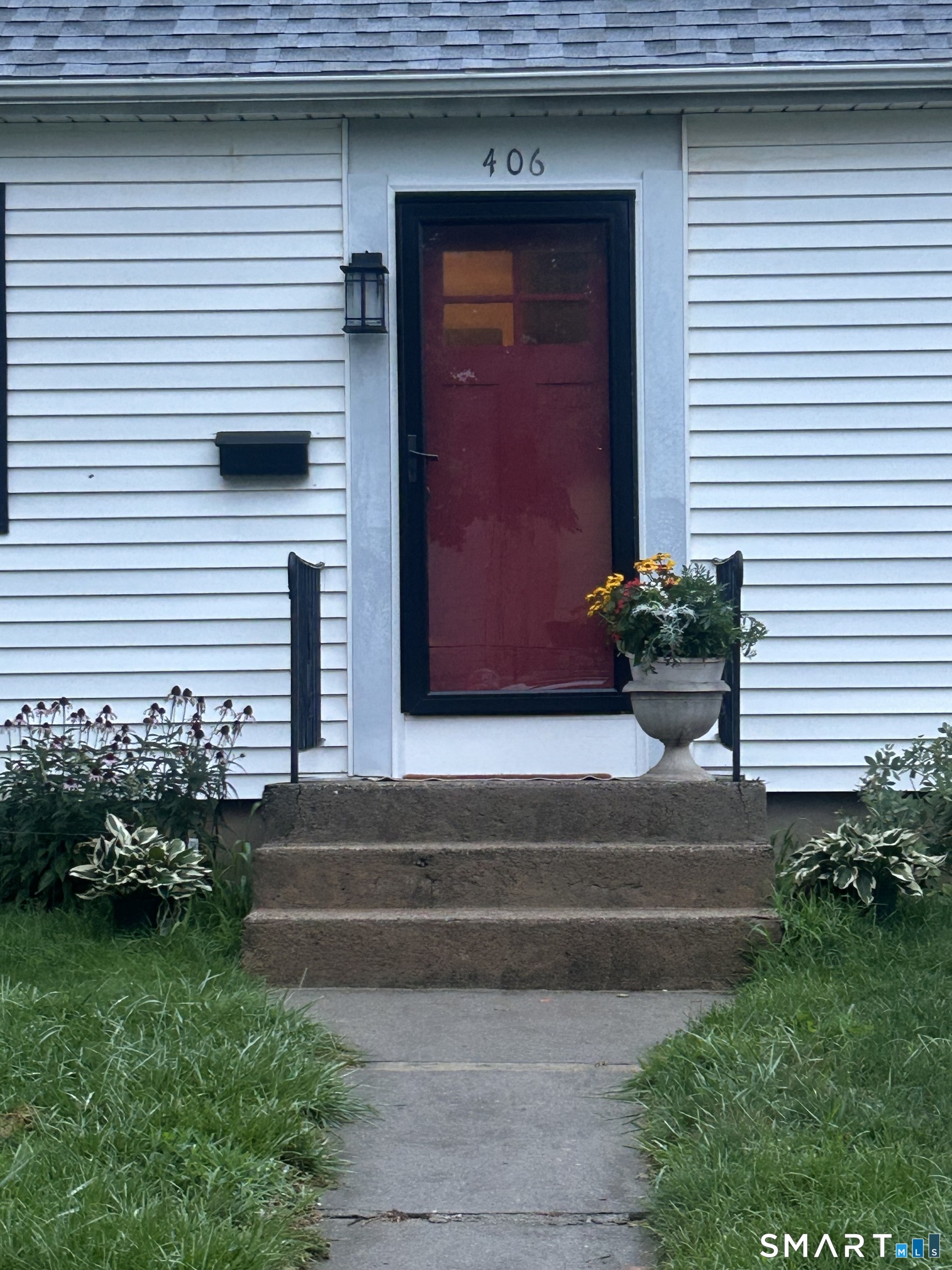 406 Oakwood Avenue photo 2