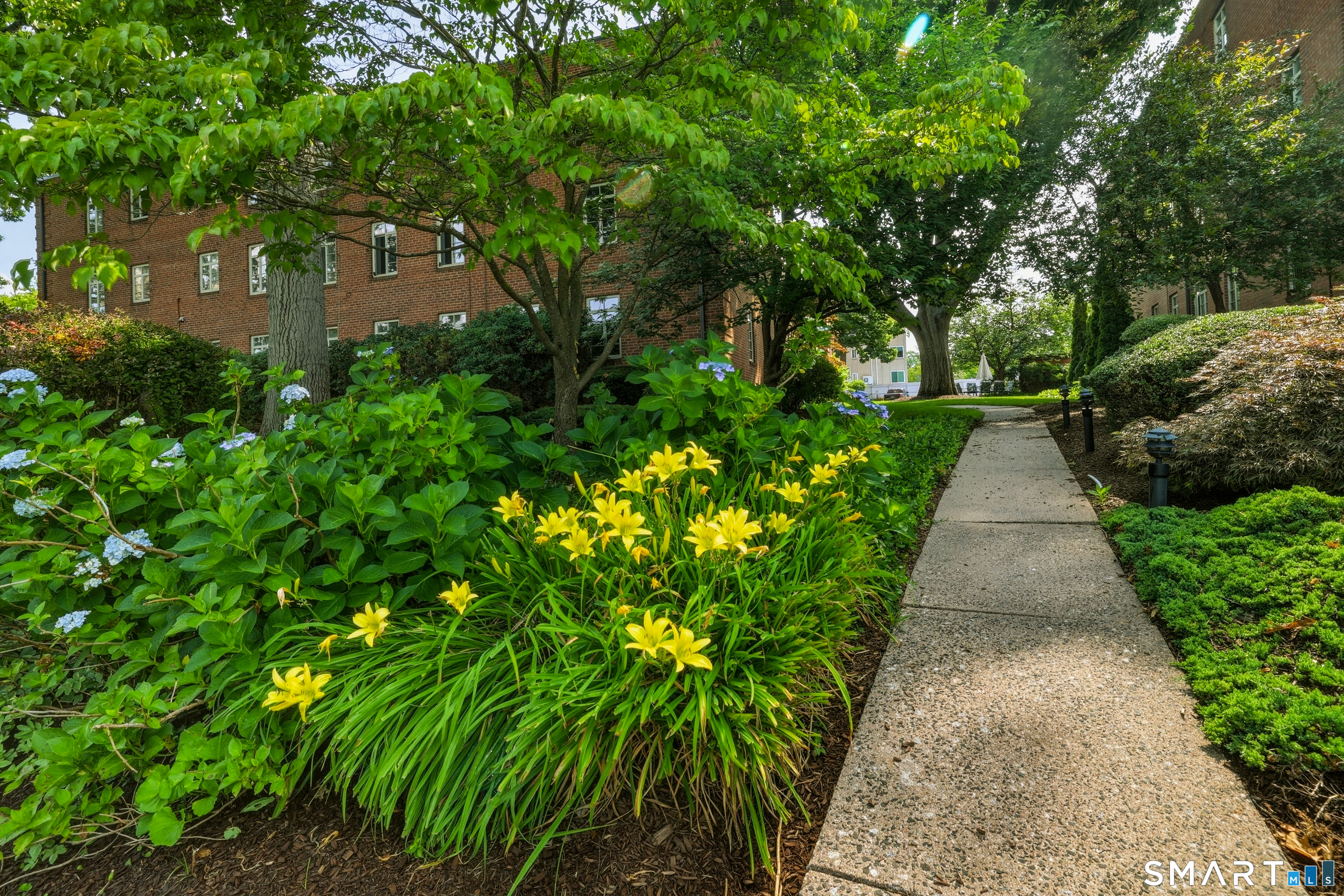 Homes for sale in West Hartford, CT | 869 Farmington Ave #104, West Hartford, CT 06119 | MLS# 24190215