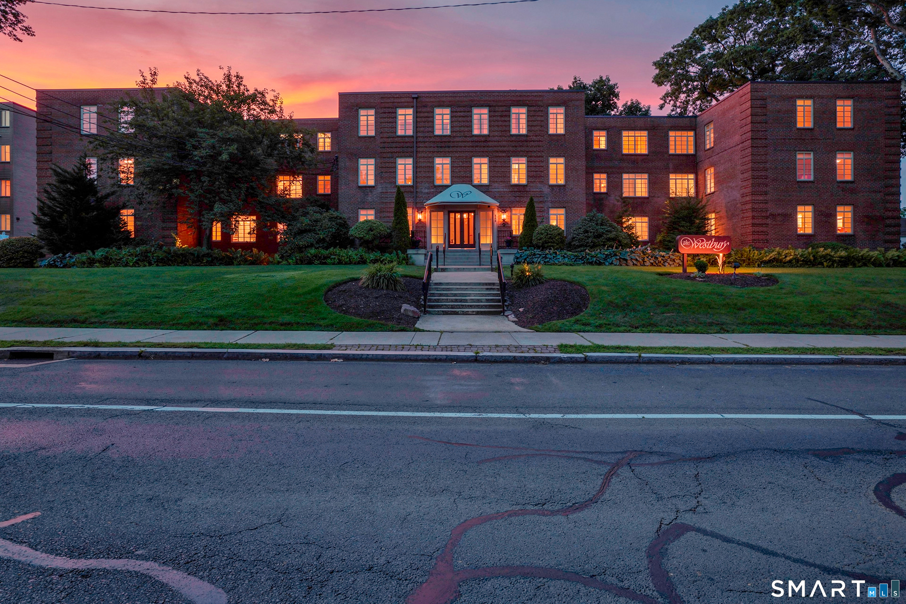 Homes for sale in West Hartford, CT | 869 Farmington Ave #104, West Hartford, CT 06119 | MLS# 24190215