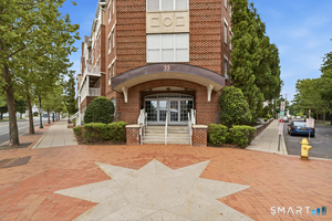 35 Broad Street, Unit 305