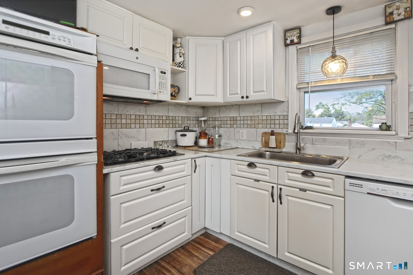 Homes for sale in East Haven, CT | 10 Glenmoor Dr, East Haven, CT 06512 | MLS# 24173500