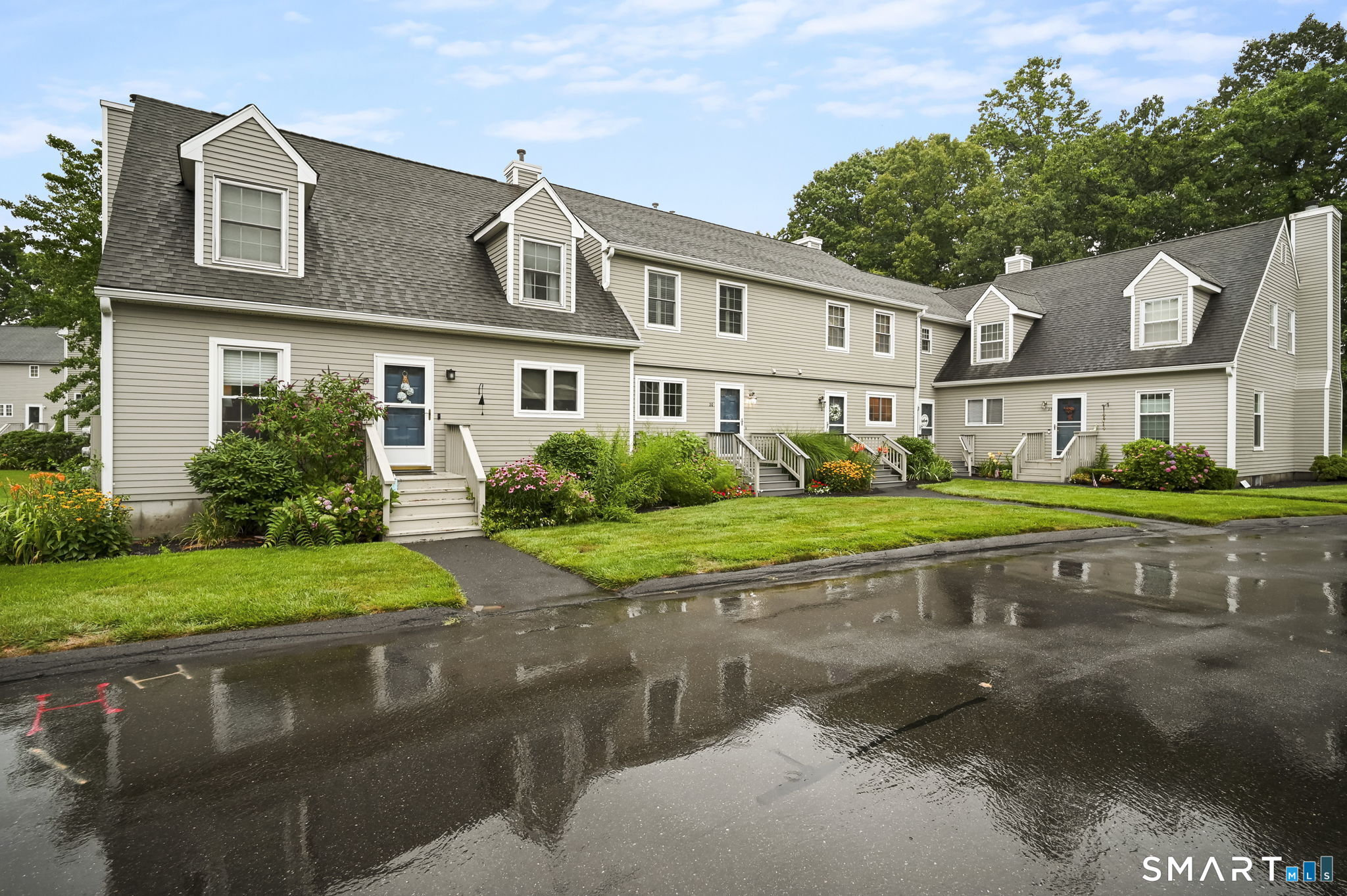 Homes for sale in Branford, CT | 21 S Village Ct #21, Branford, CT 06405 | MLS# 24193999