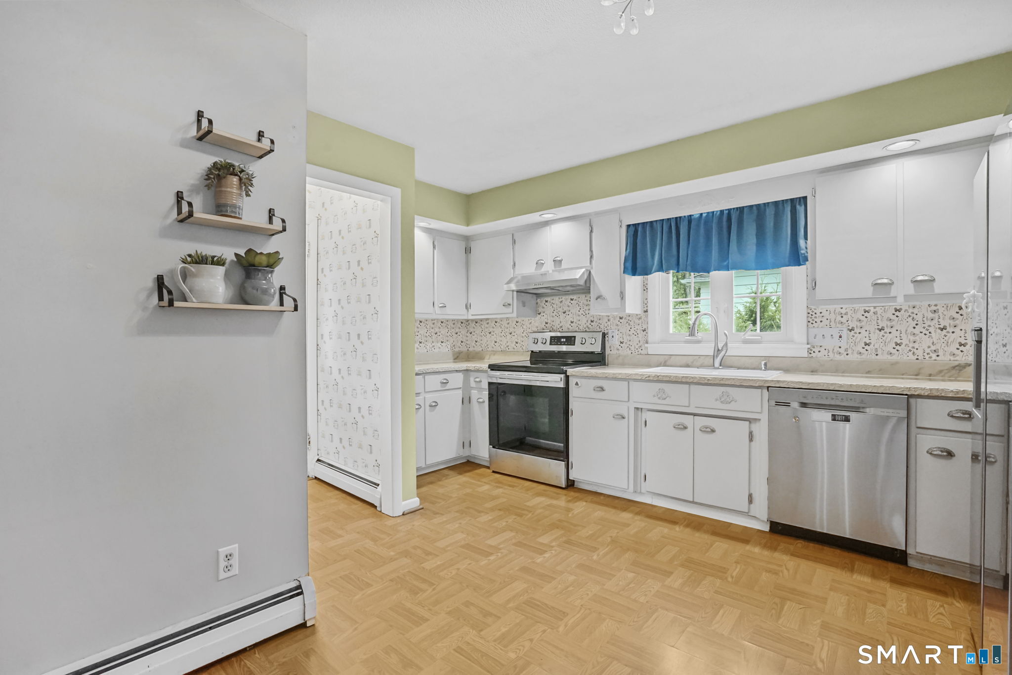 174 Hopkins Place photo 15