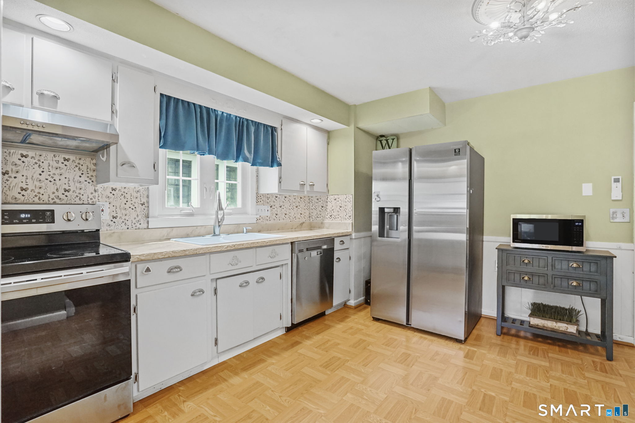 174 Hopkins Place photo 17