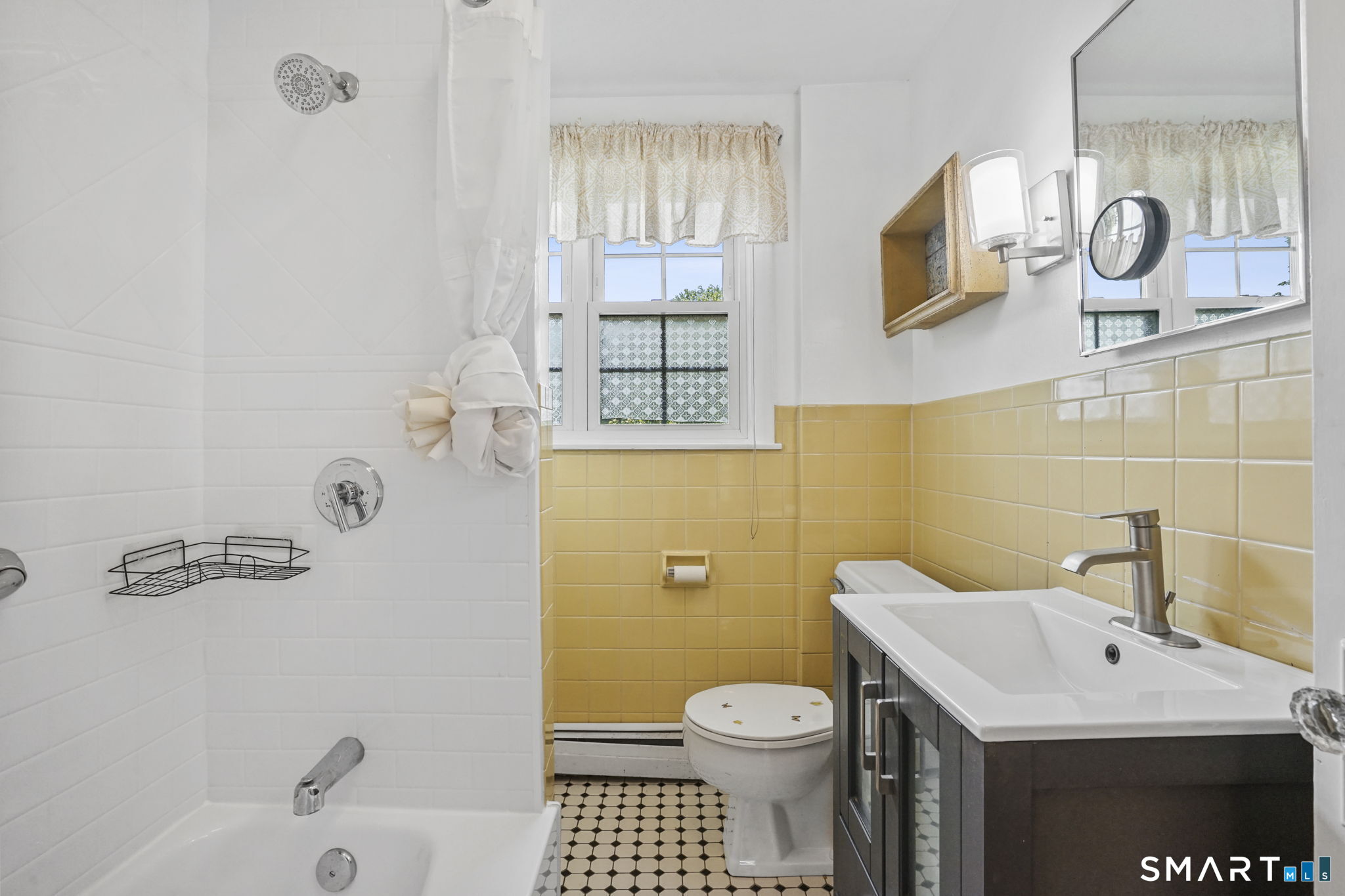 174 Hopkins Place photo 32