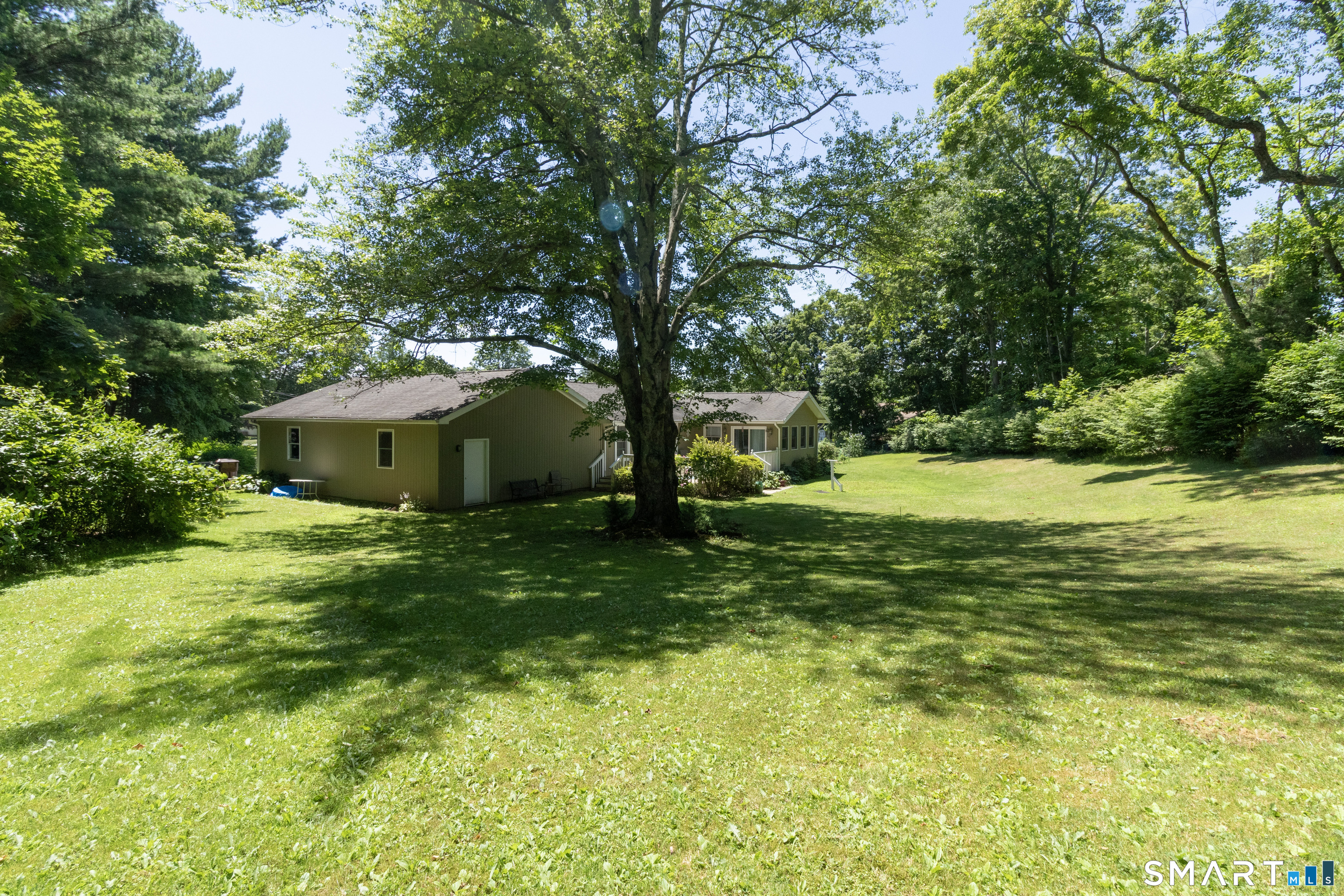 Homes for sale in North Branford, CT | 8 Glen Cir, North Branford, CT 06471 | MLS# 24194028