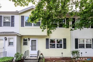 25 Padanaram, Unit 62, Danbury