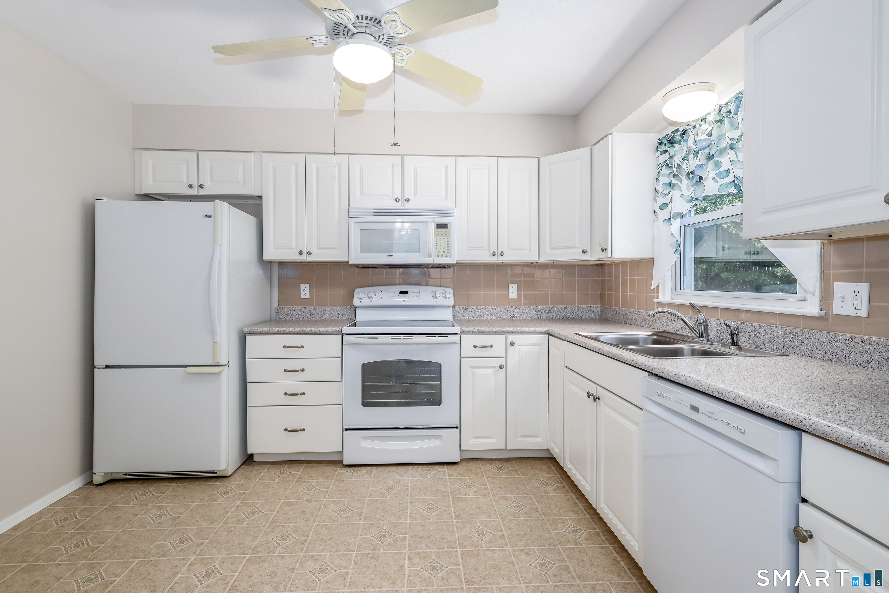 Homes for sale in New Fairfield, CT | 4 Beaver Bog Rd, New Fairfield, CT 06812 | MLS# 24194047