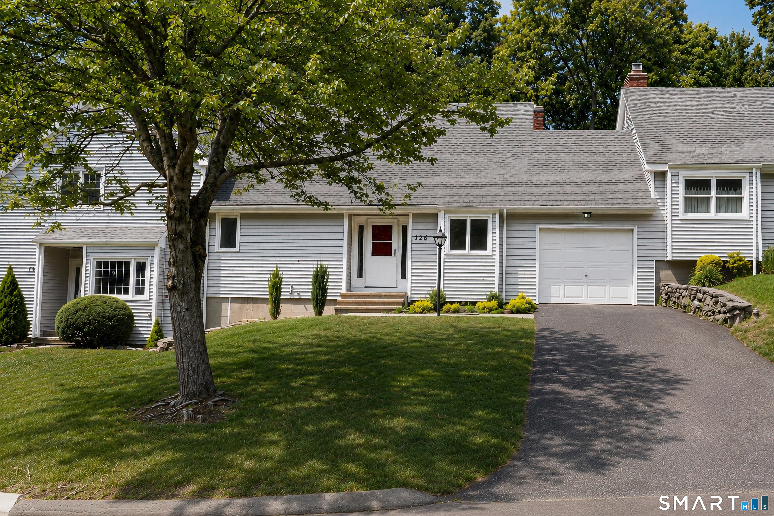 126 Hunters Creek 126