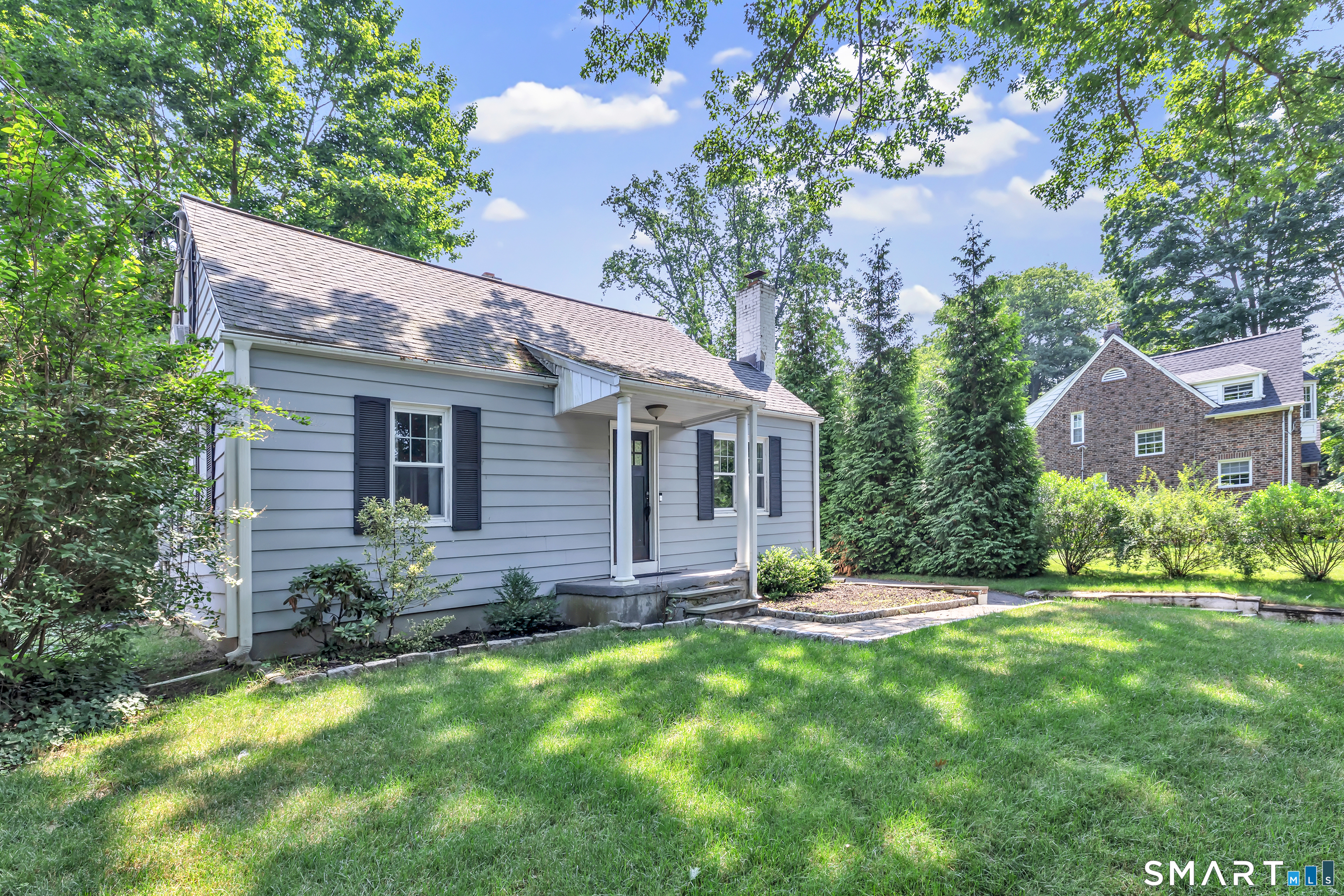 2082 Stratfield Road photo 32