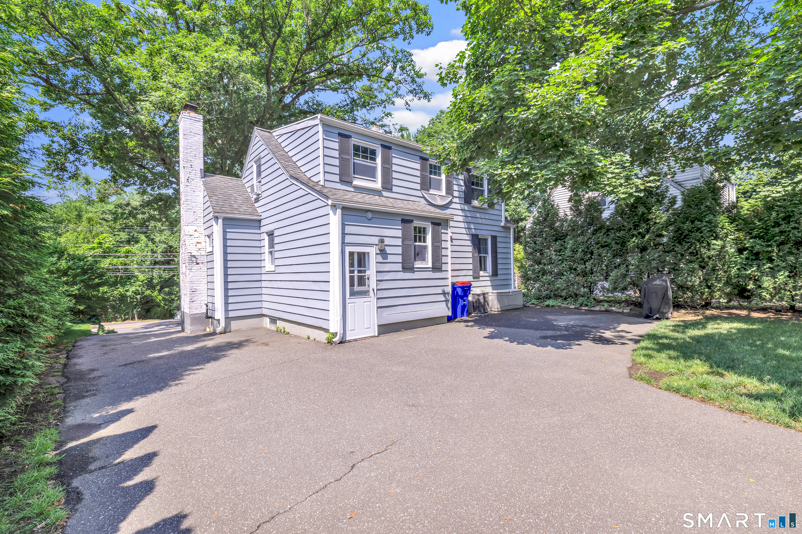 2082 Stratfield Road photo 27