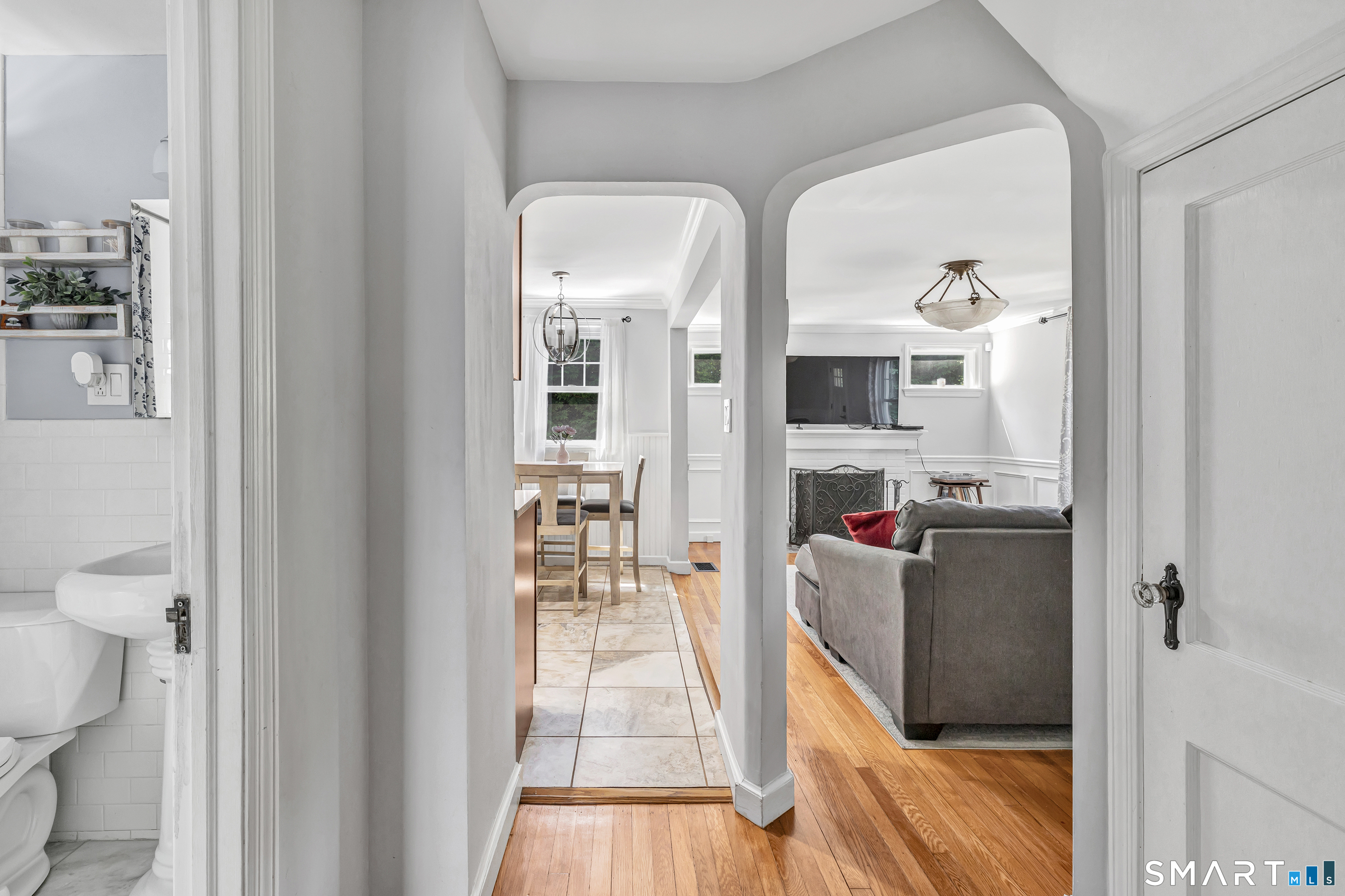 2082 Stratfield Road photo 13