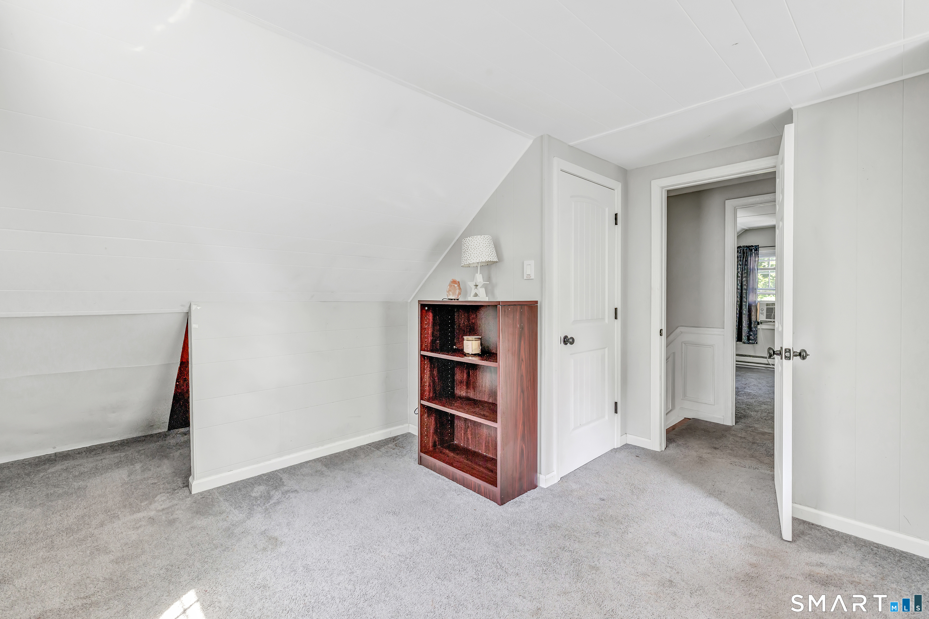 2082 Stratfield Road photo 21