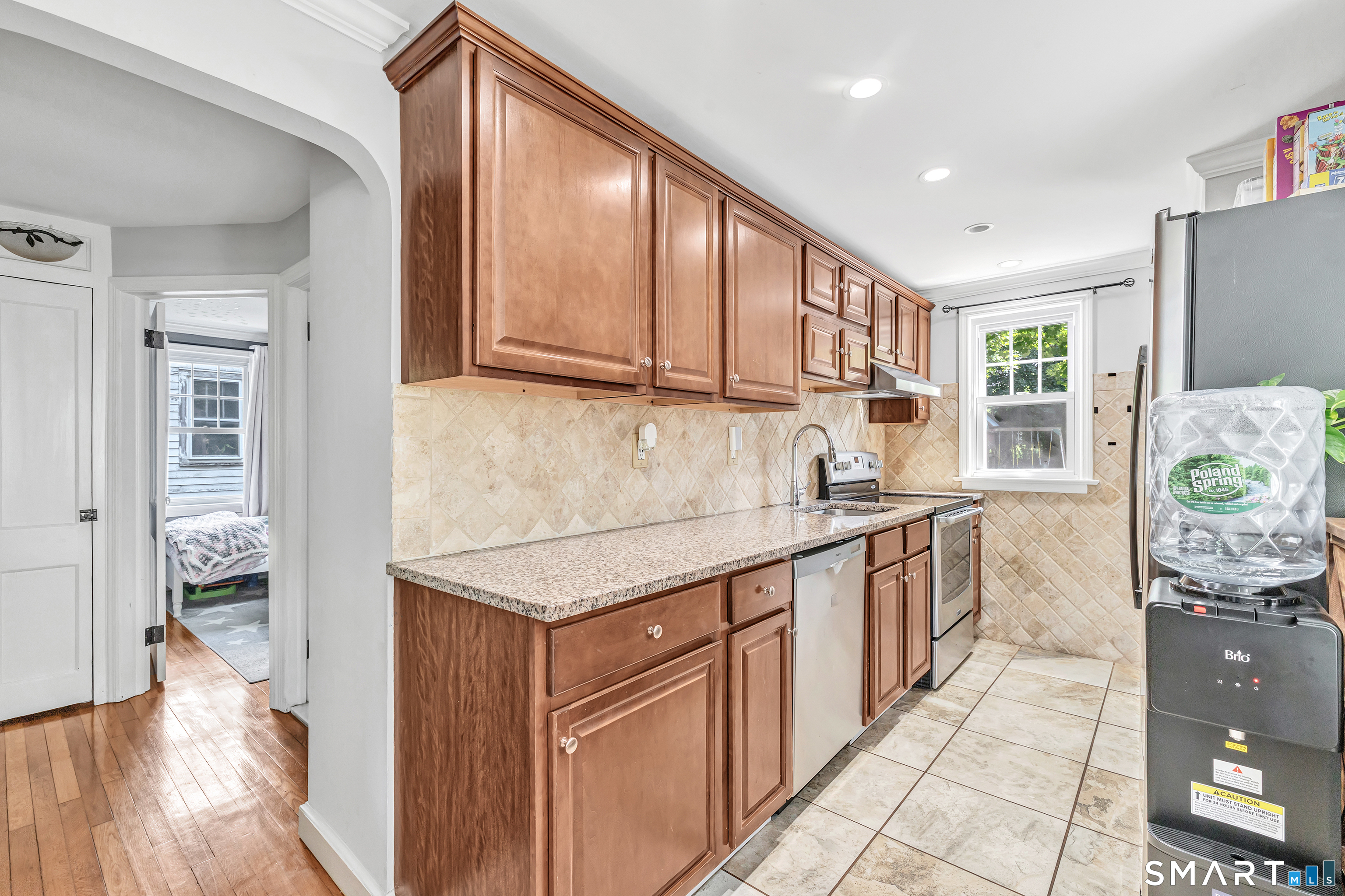 2082 Stratfield Road photo 12