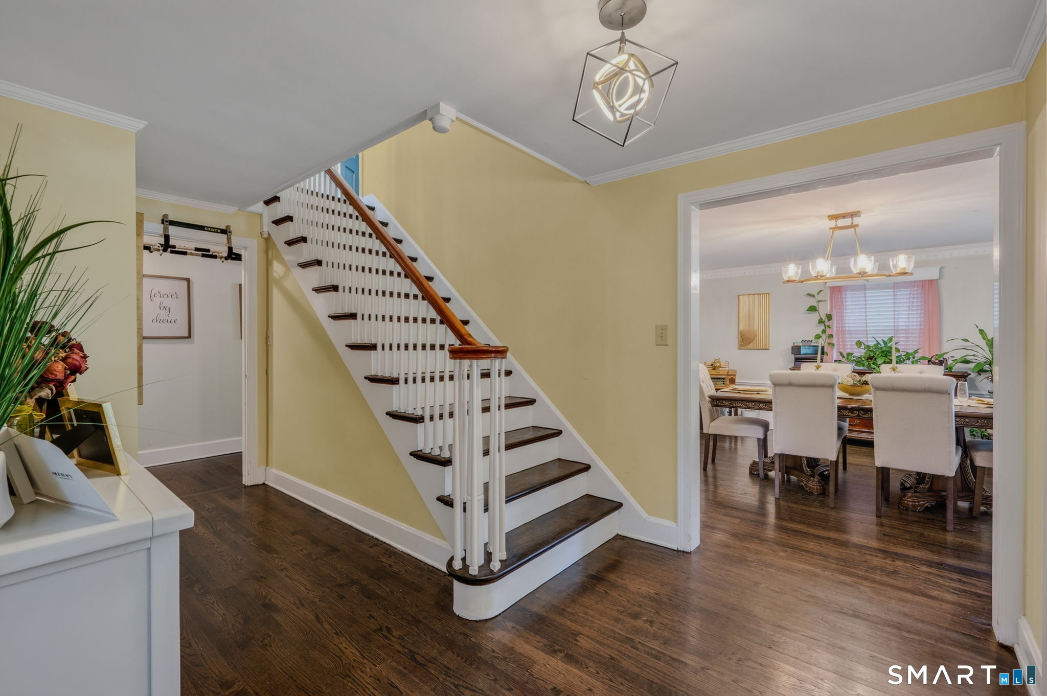 185 Lydale Place photo 5