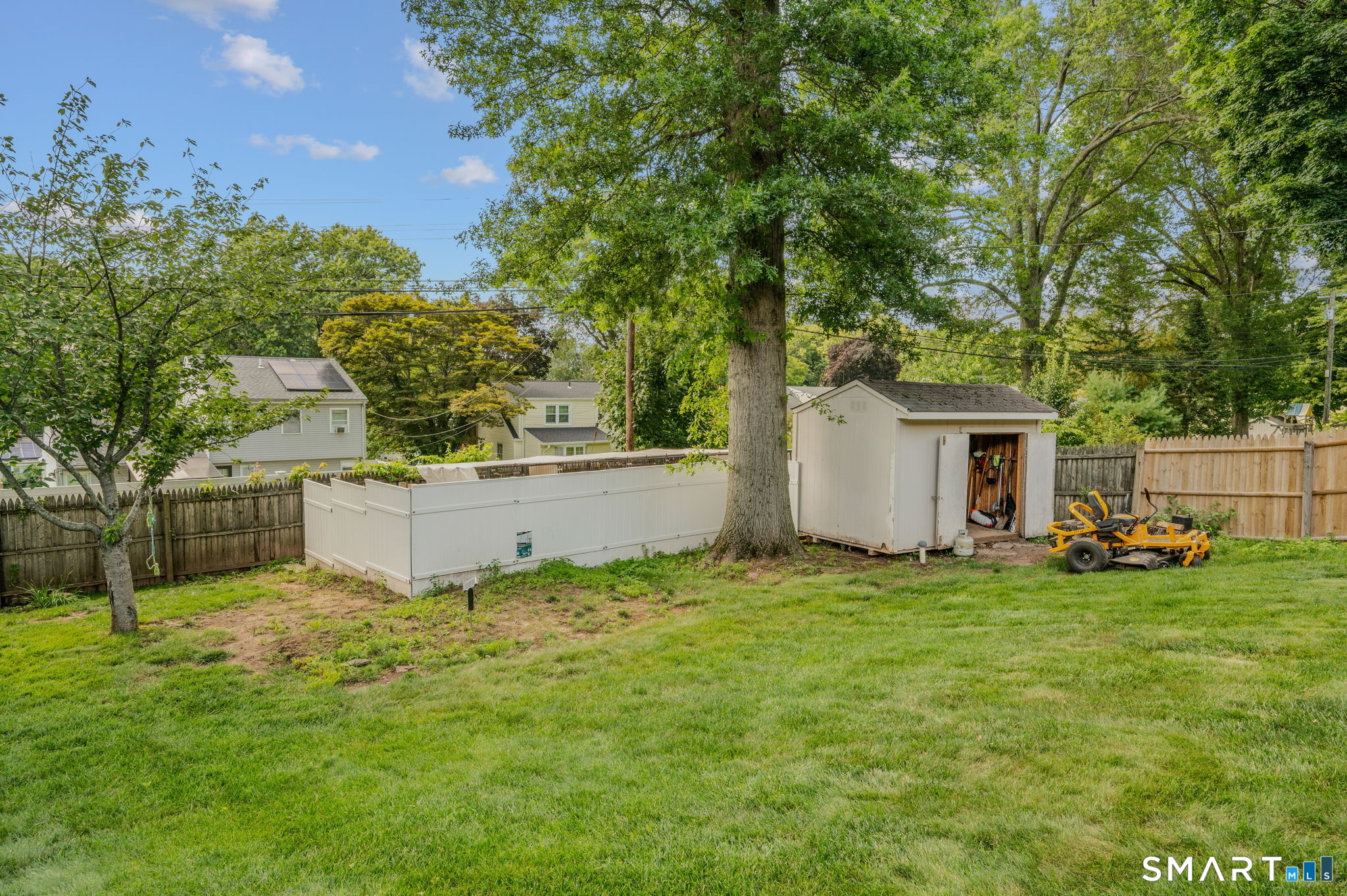 185 Lydale Place photo 31
