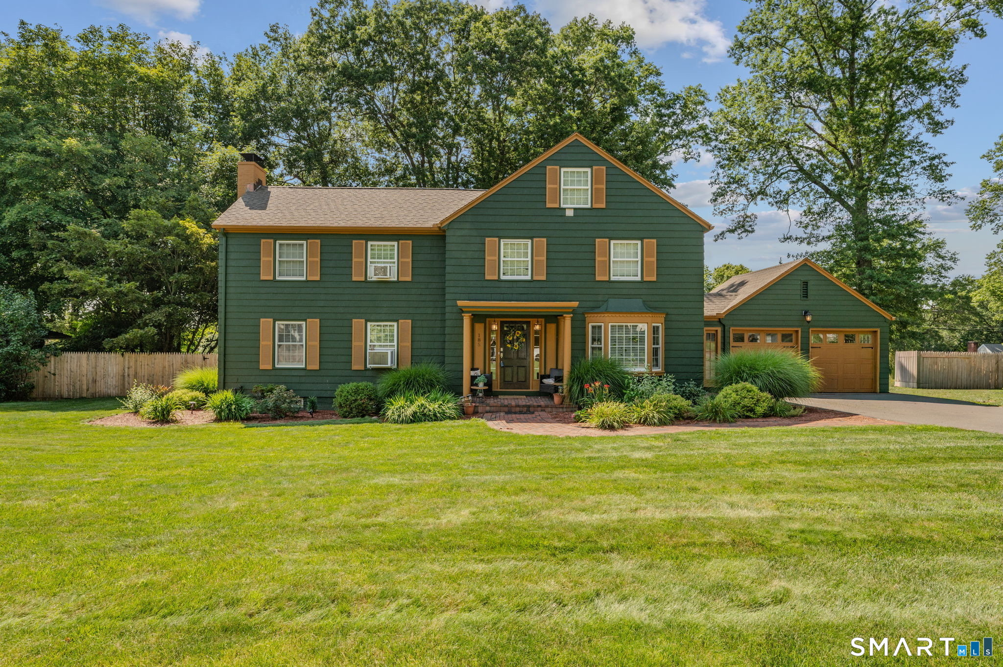 185 Lydale Place photo 32
