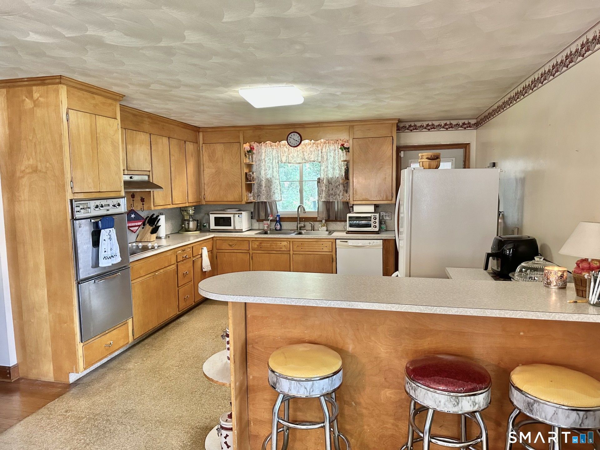 image of 586 Wolcott Rd, Bristol, CT 06010 | MLS# 24194067