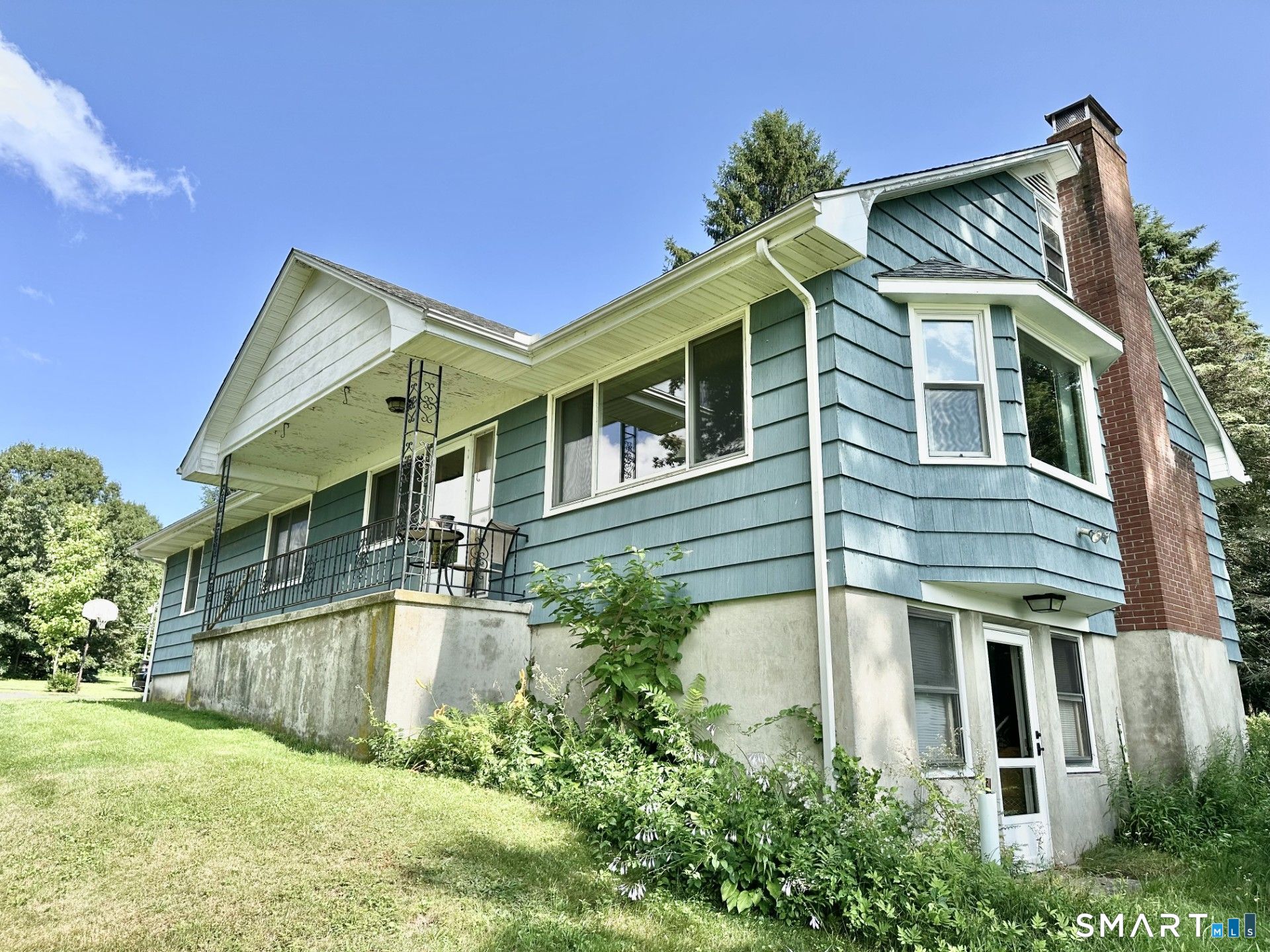 2nd image of 586 Wolcott Rd, Bristol, CT 06010 | MLS# 24194067