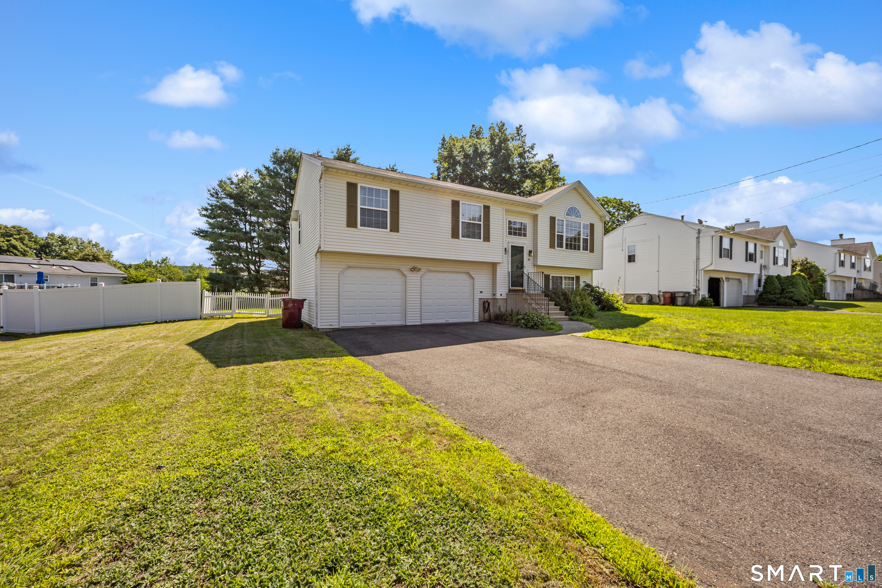 Homes for sale in Naugatuck, CT | 36 Marsh Hill Rd, Naugatuck, CT 06770 | MLS# 24191005