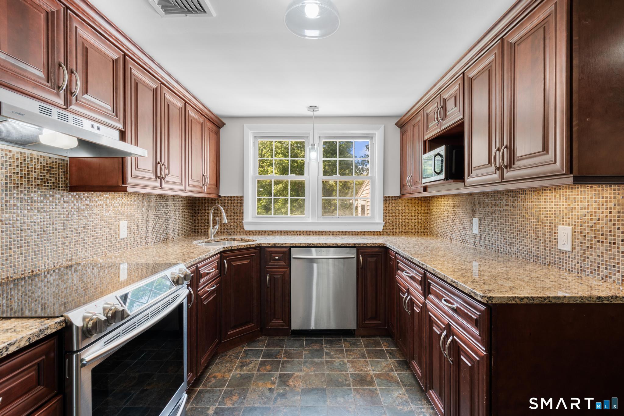 Homes for sale in West Hartford, CT | 282 Tunxis Rd, West Hartford, CT 06107 | MLS# 24194032