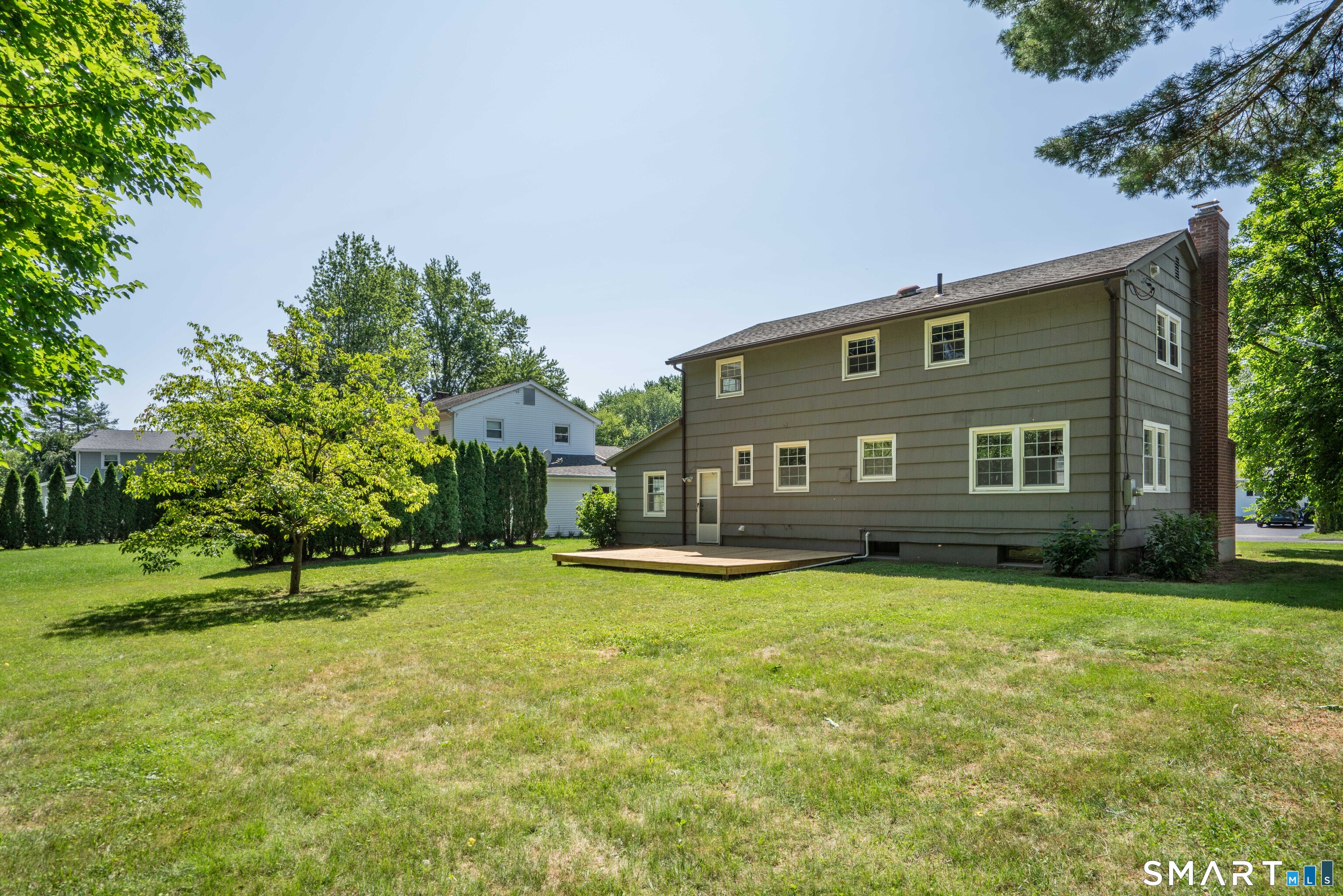 Homes for sale in West Hartford, CT | 114 Fuller Dr, West Hartford, CT 06117 | MLS# 24193324