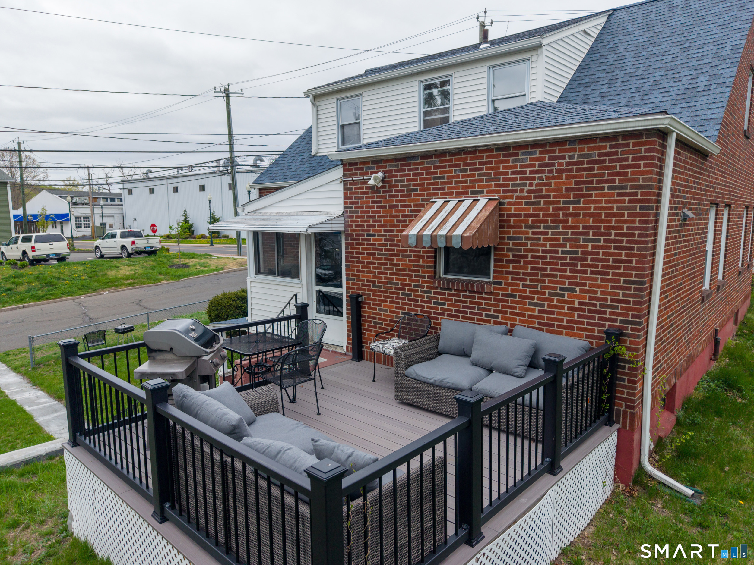 236 Hall Avenue photo 3