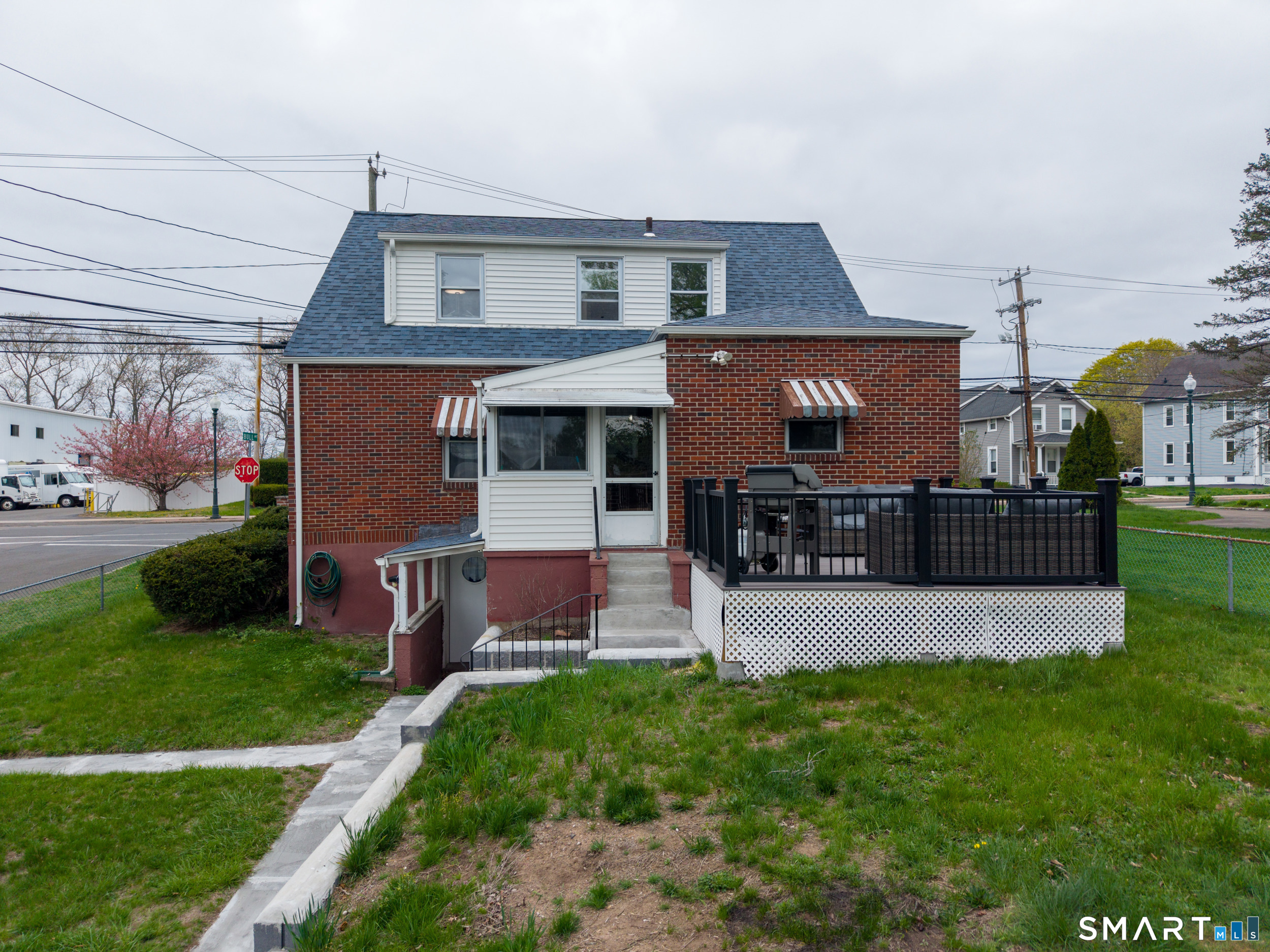 236 Hall Avenue photo 27