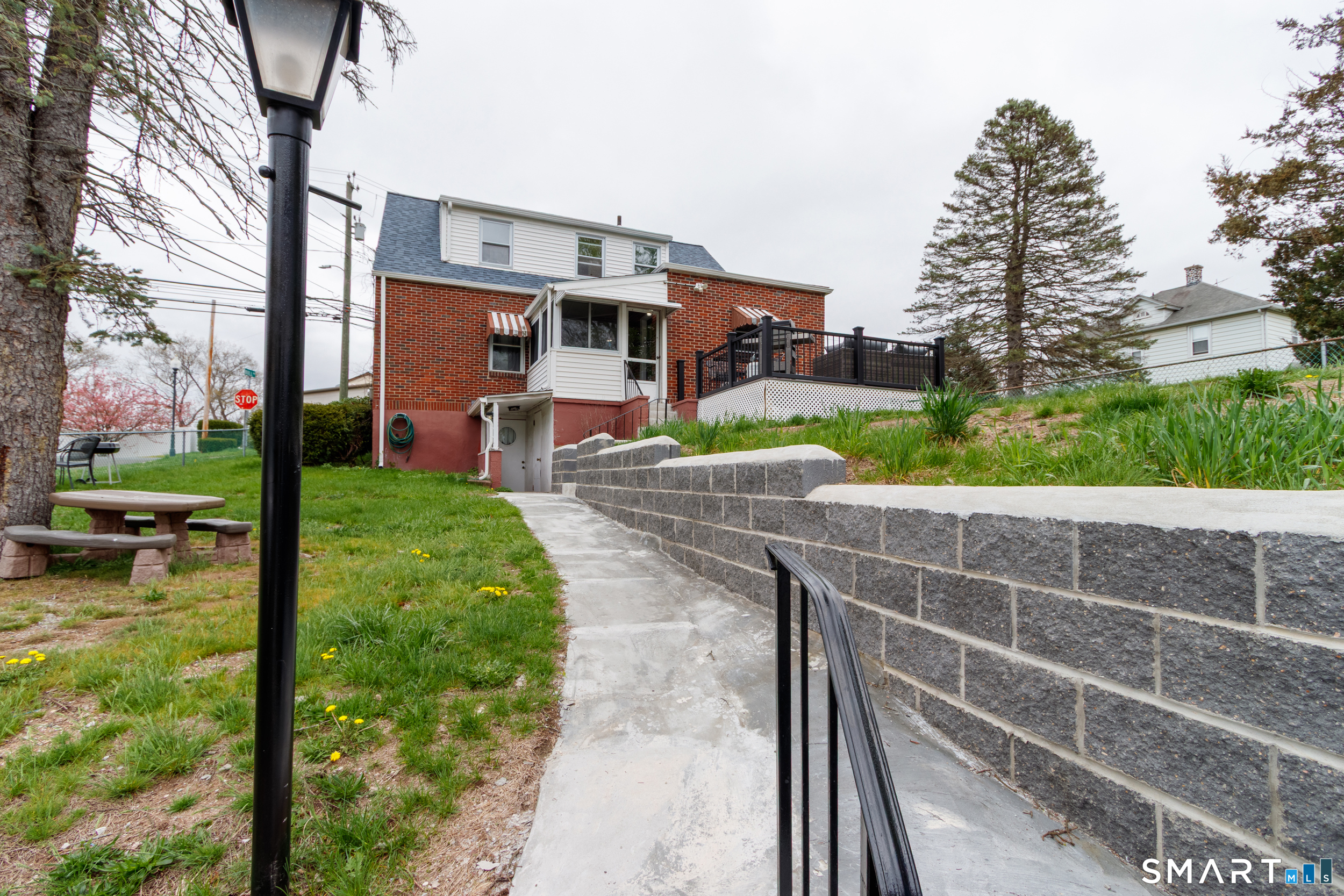 236 Hall Avenue photo 29