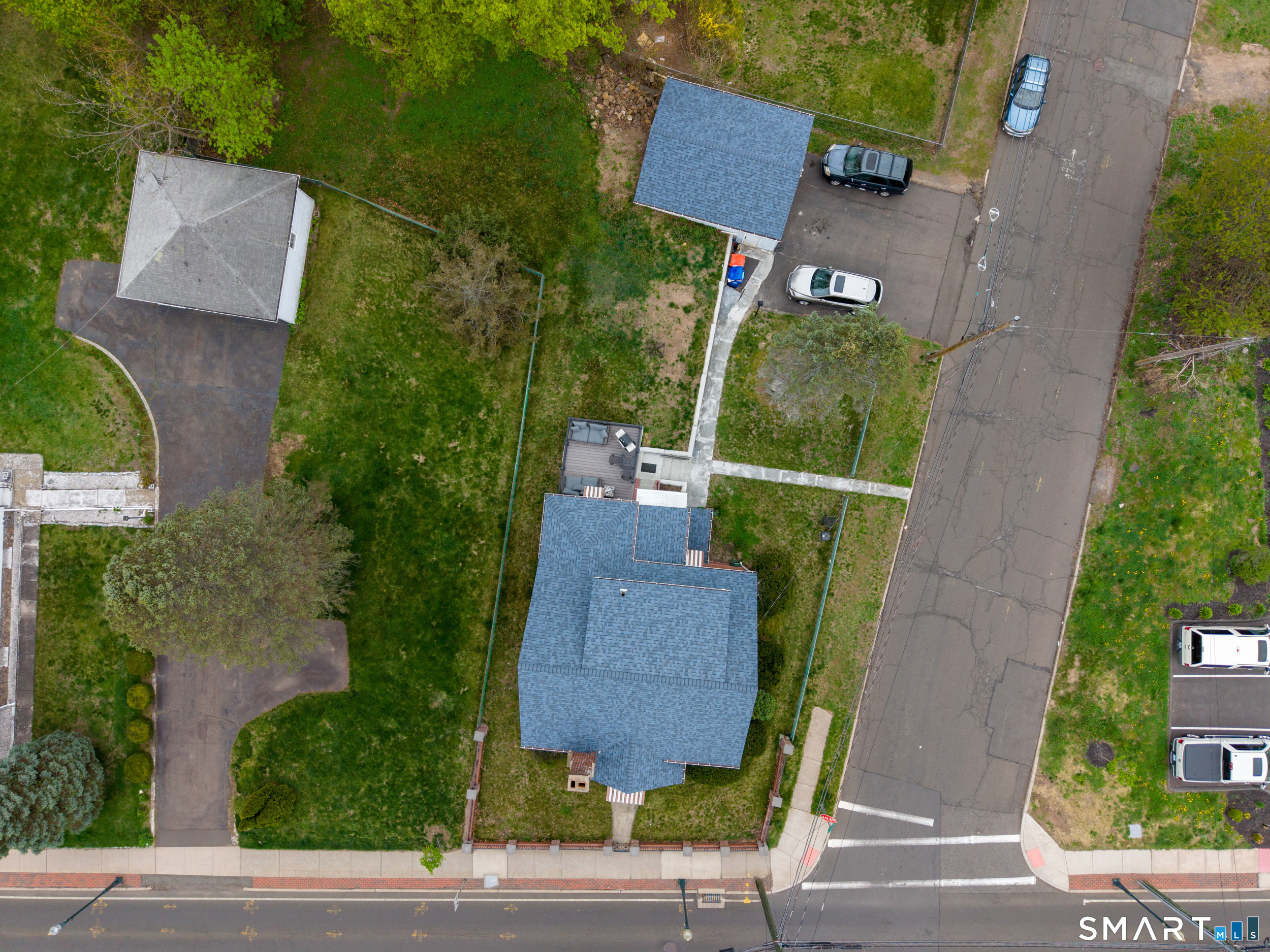 236 Hall Avenue photo 32