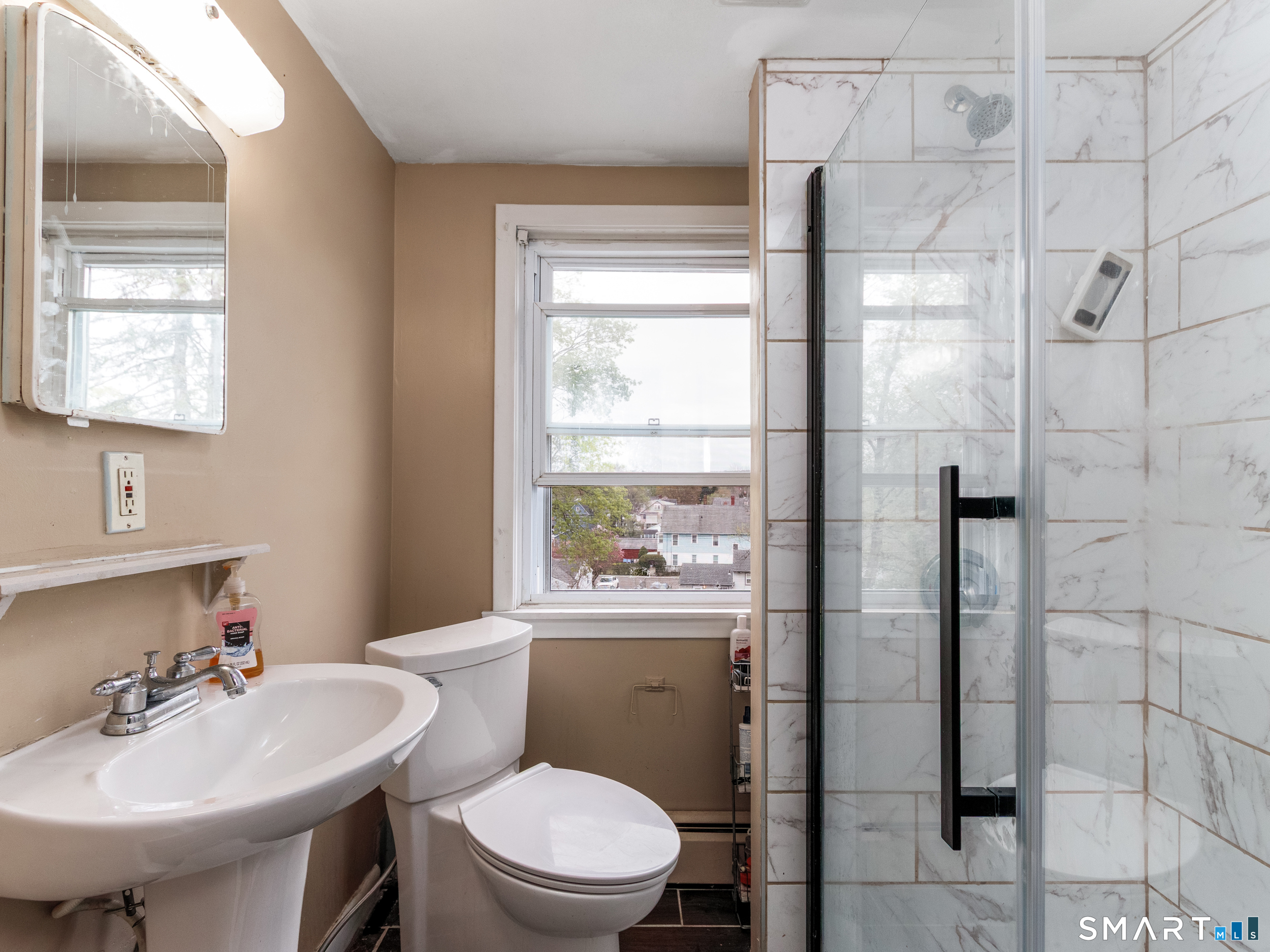236 Hall Avenue photo 19