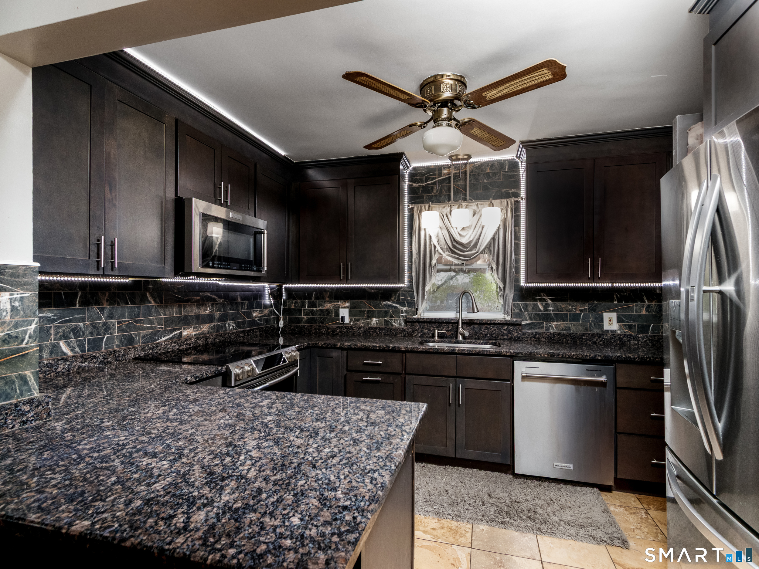 236 Hall Avenue photo 12