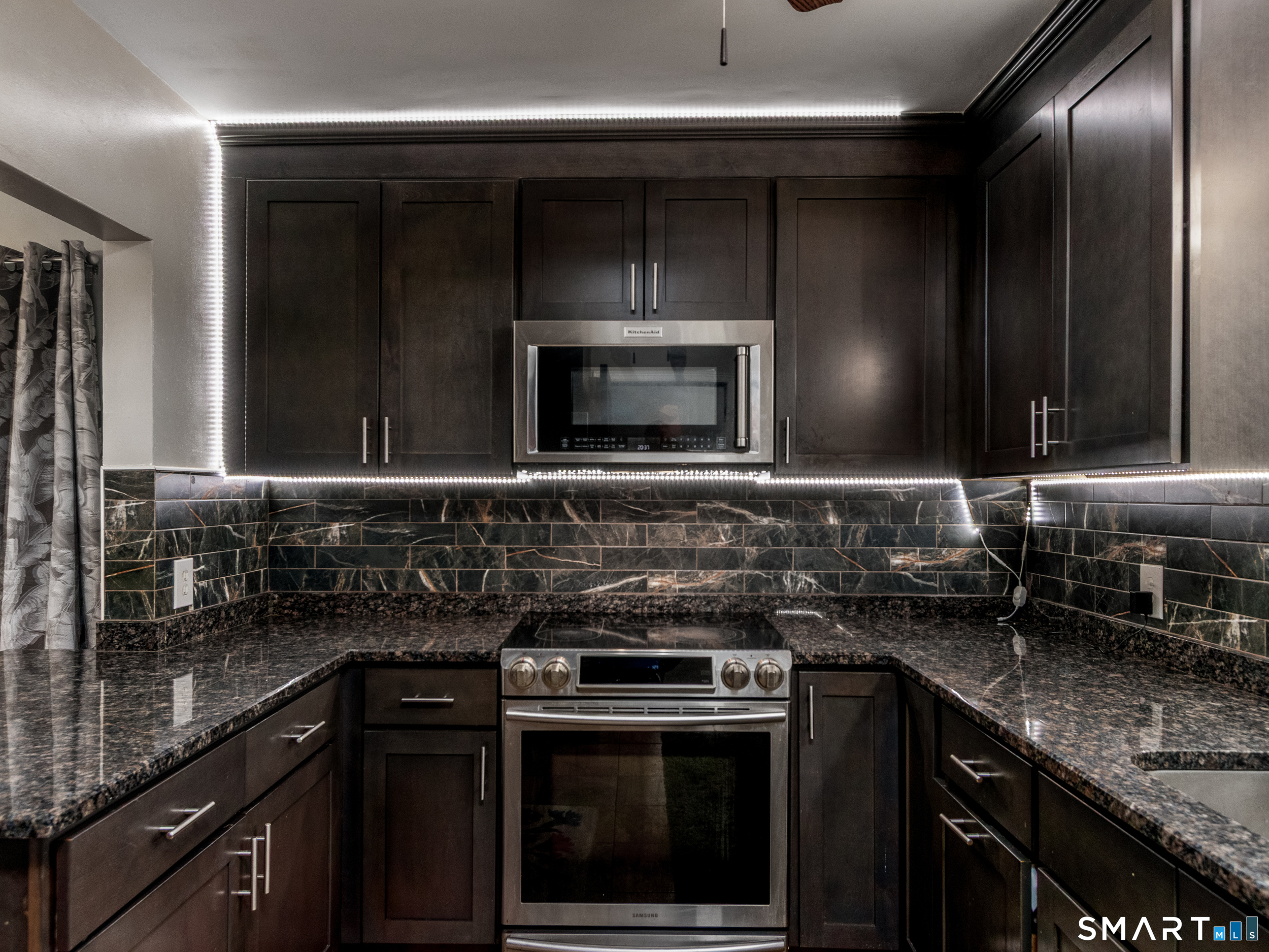 236 Hall Avenue photo 11
