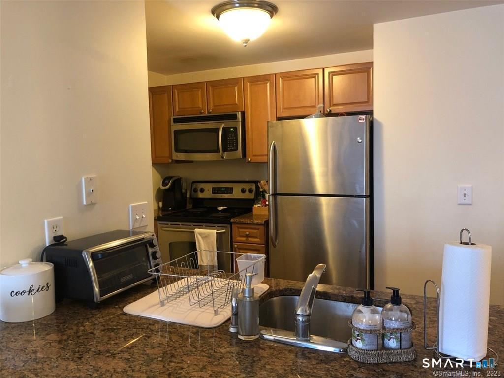 Homes for sale in Stamford, CT | 300 Broad St #303, Stamford, CT 06902 | MLS# 24193691
