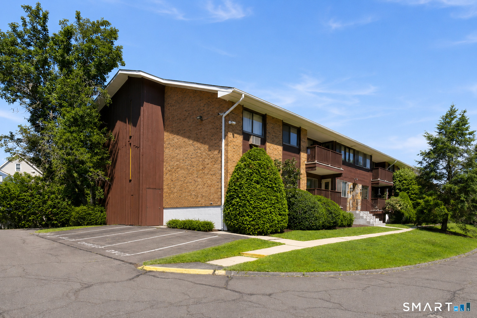 Homes for sale in Stamford, CT | 154 Cold Spring Rd #80, Stamford, CT 06905 | MLS# 24194286