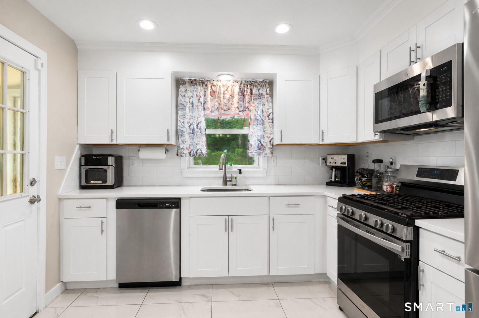 2065 Reservoir Avenue photo 12