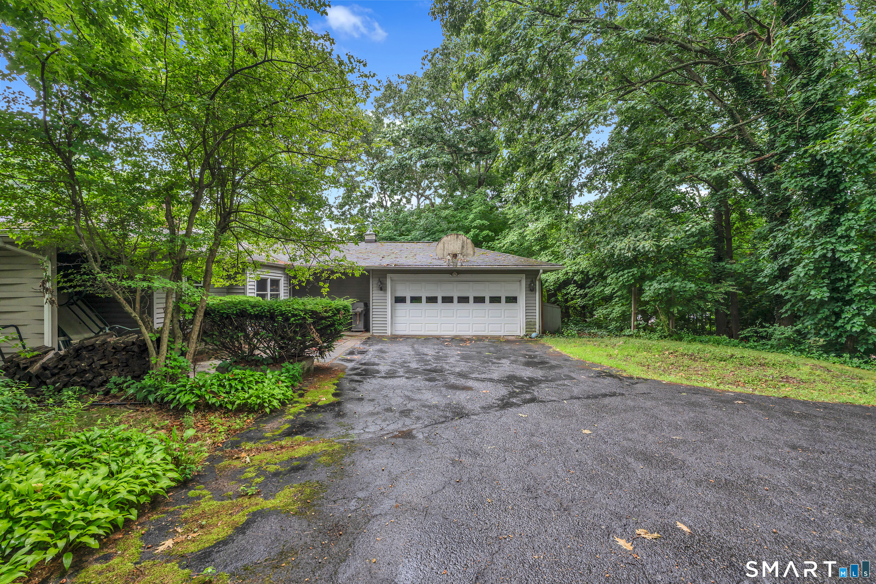 Homes for sale in Naugatuck, CT | 53 Bird Rd, Naugatuck, CT 06770 | MLS# 24194068