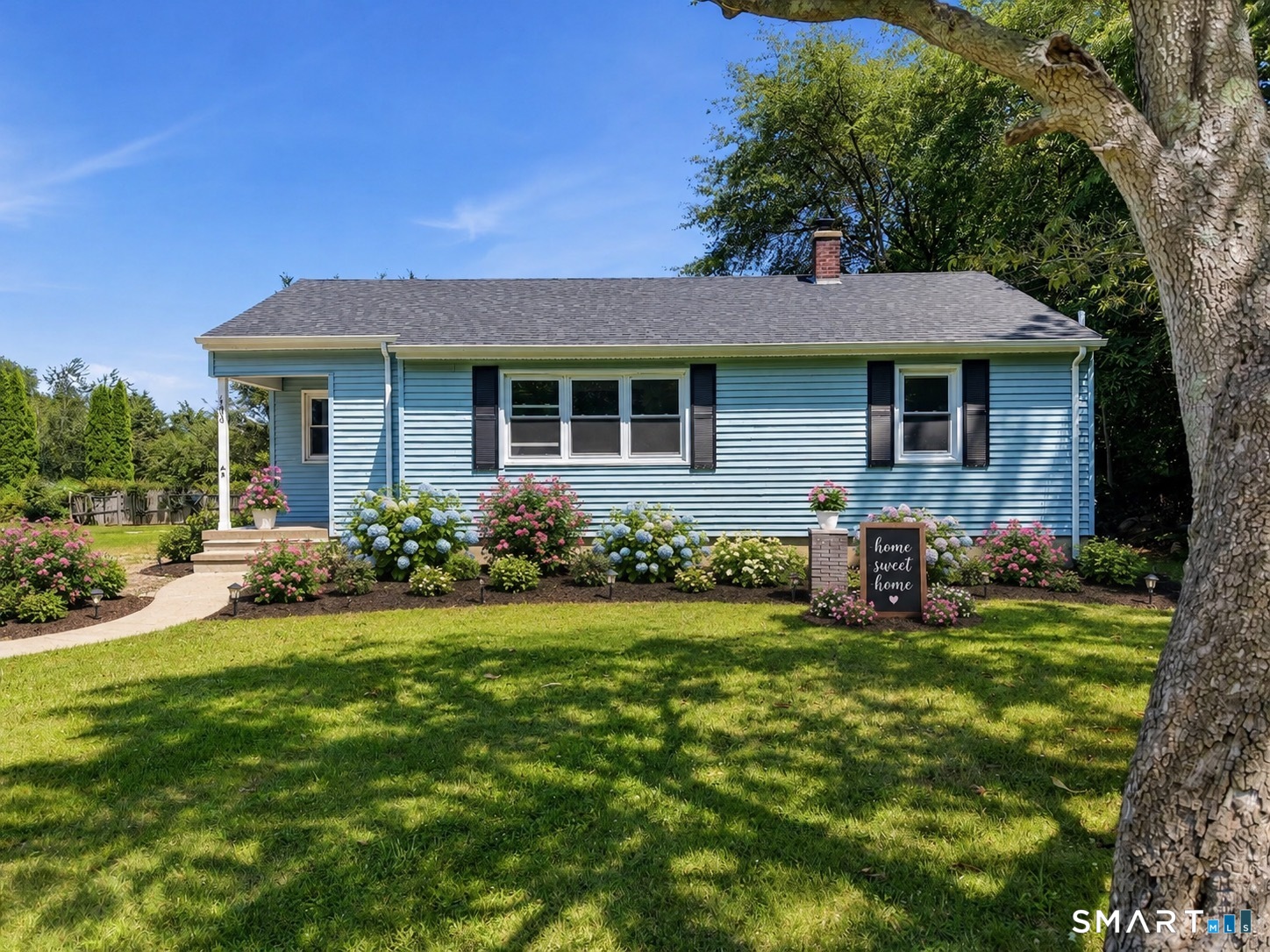 Homes for sale in Waterford, CT | 133 Bloomingdale Rd, Waterford, CT 06375 | MLS# 24193815