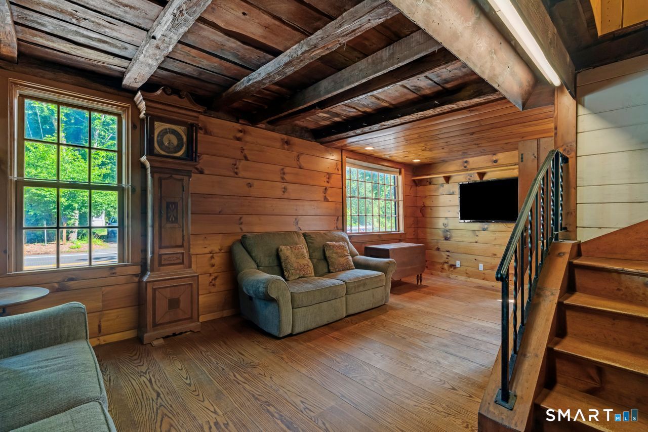369 Saybrook Road photo 13
