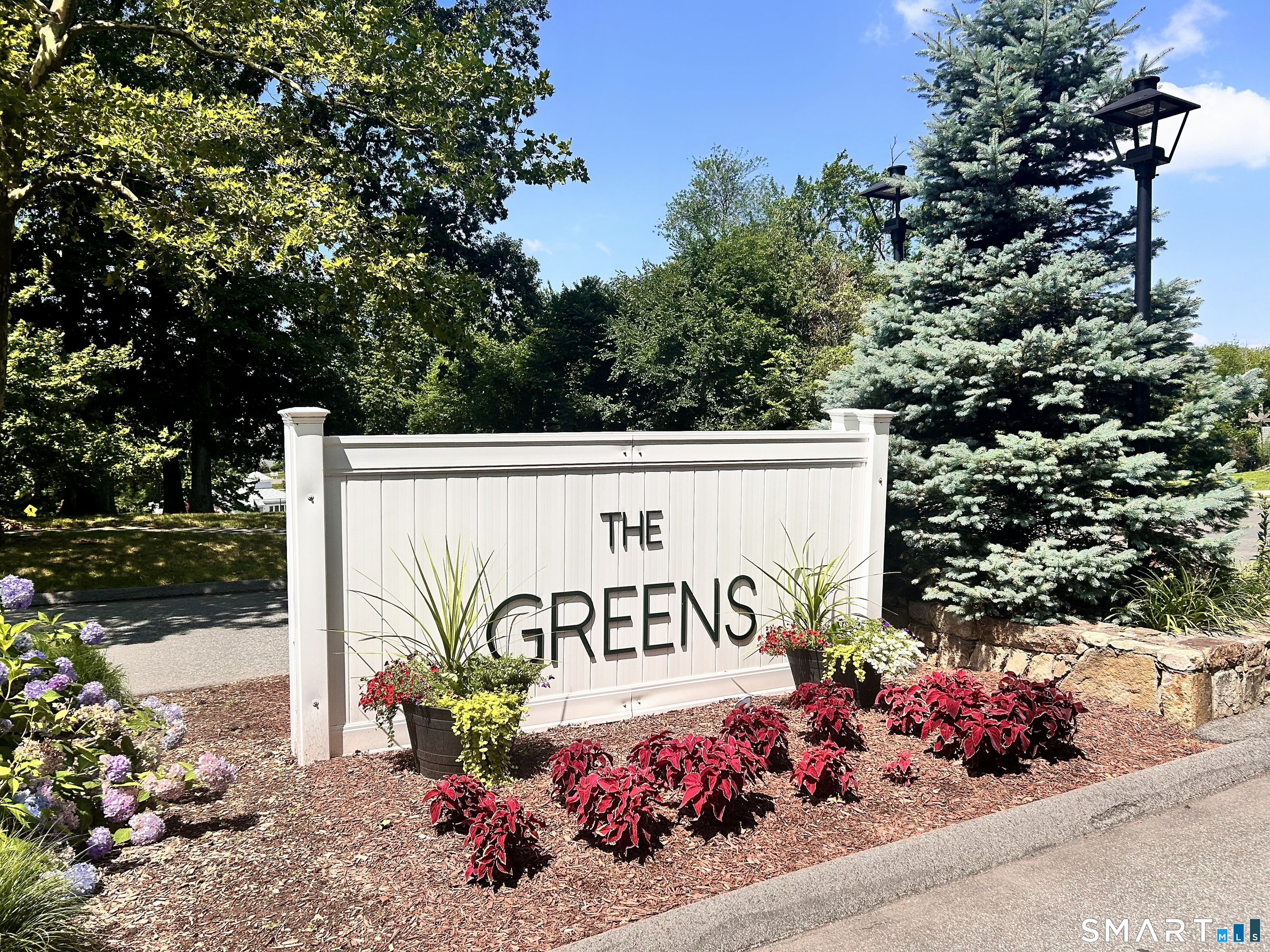 Homes for sale in Branford, CT | 105 Peddlars Dr #105, Branford, CT 06405 | MLS# 24192729