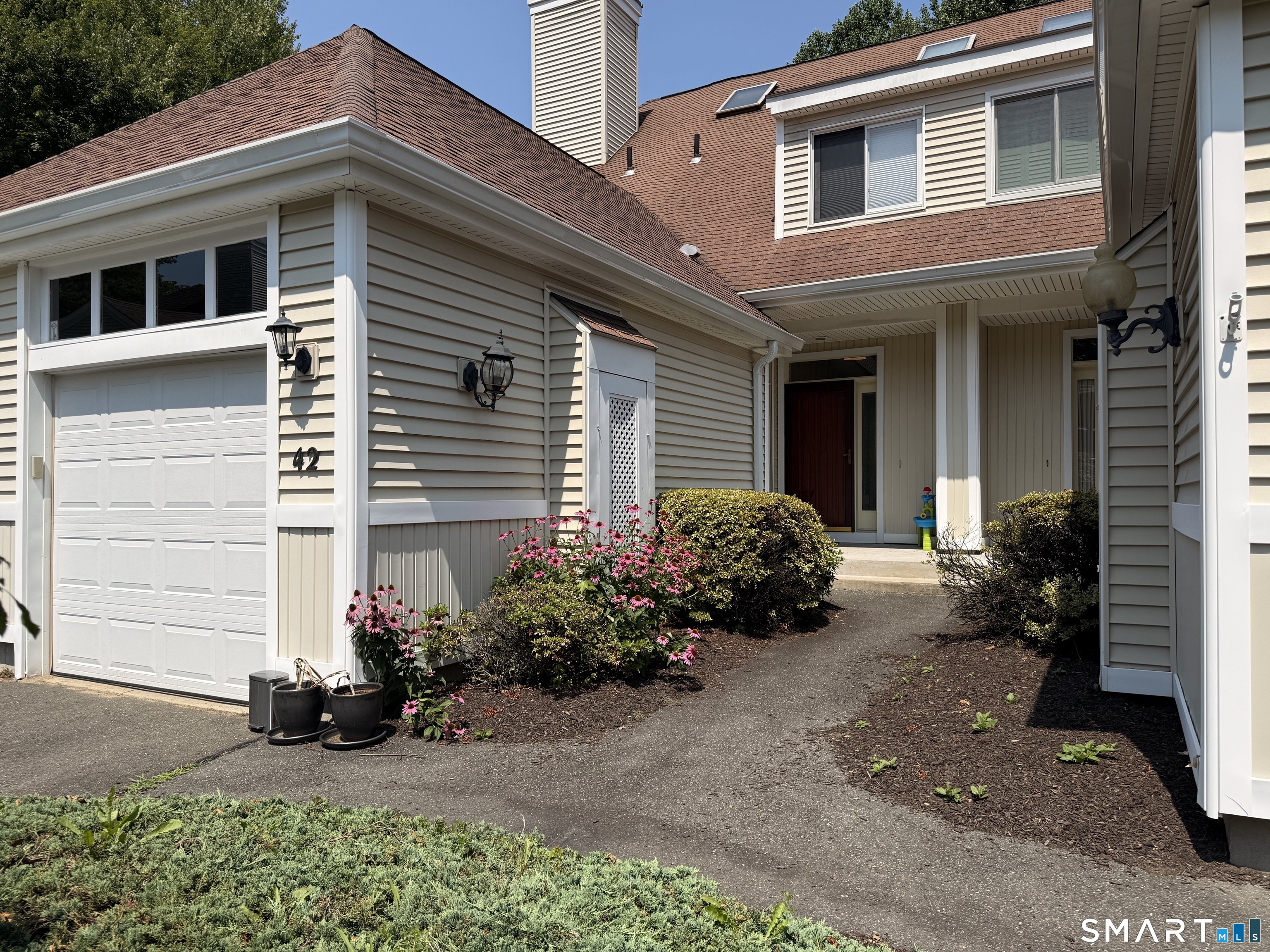 Homes for sale in Shelton, CT | 42 Summerfield Gdns #42, Shelton, CT 06484 | MLS# 24194224