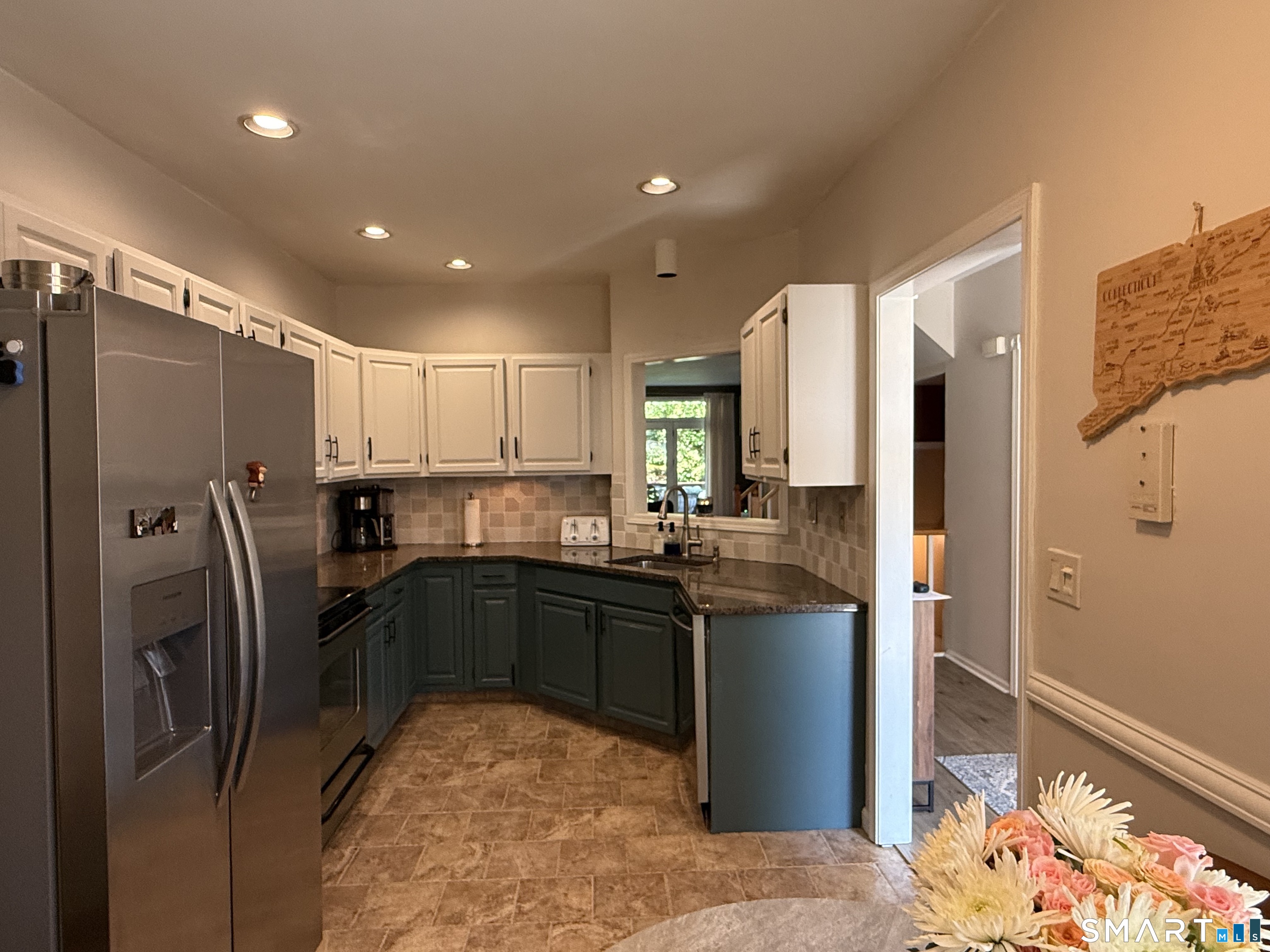 Homes for sale in Shelton, CT | 42 Summerfield Gdns #42, Shelton, CT 06484 | MLS# 24194224