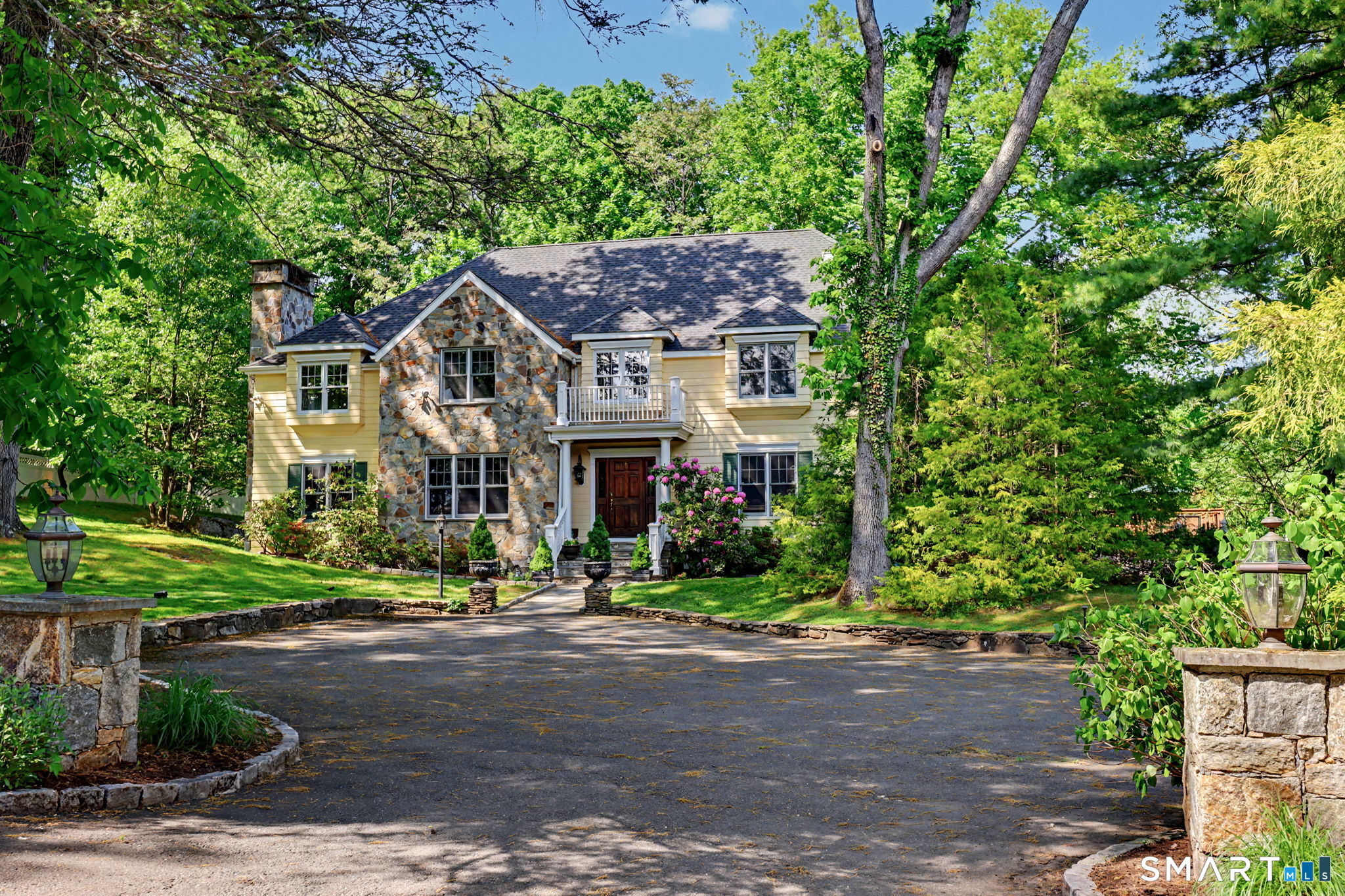 Featured Listing Photo